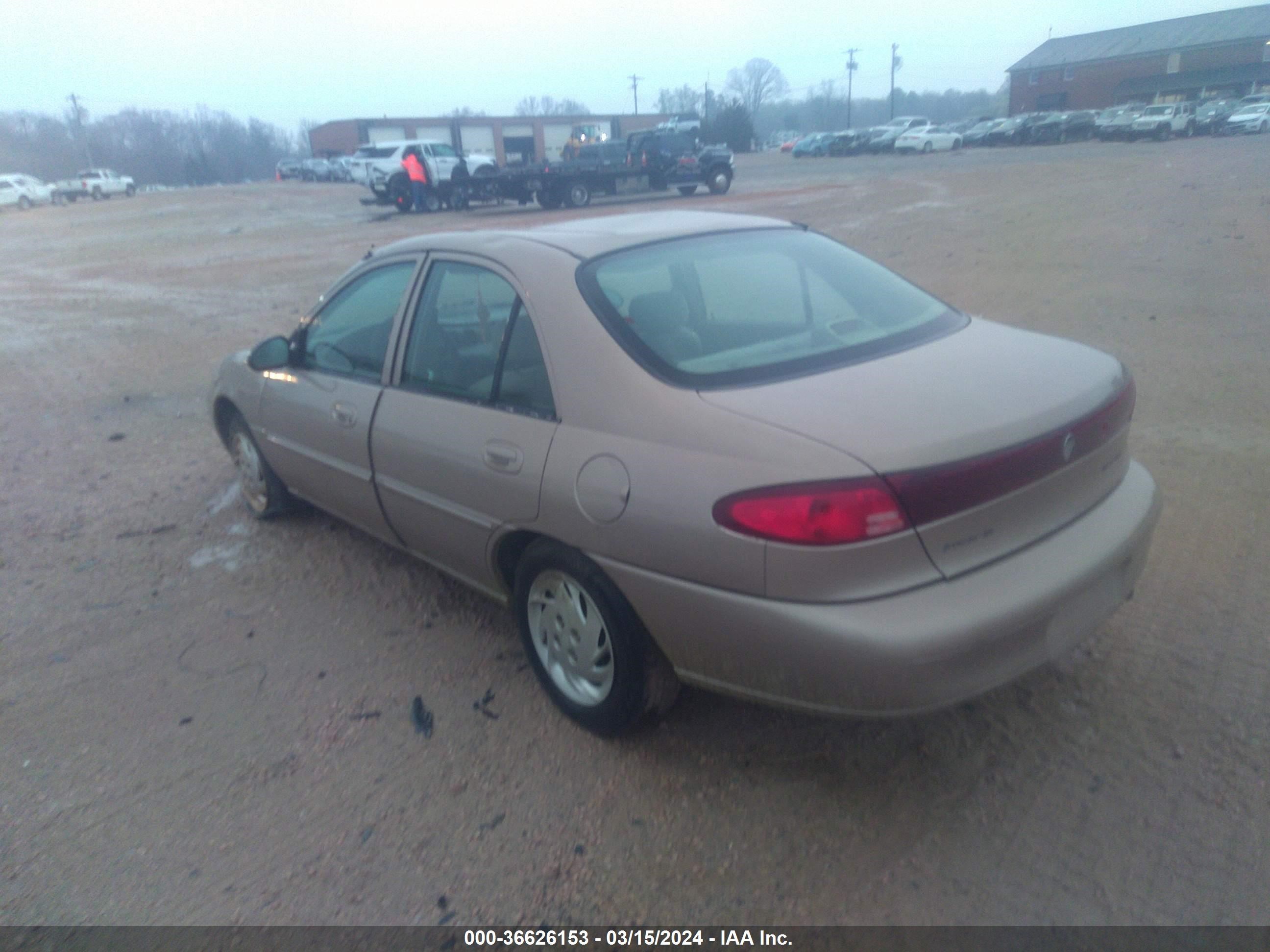 Photo 2 VIN: 1MEFM13P6XW604848 - MERCURY TRACER 