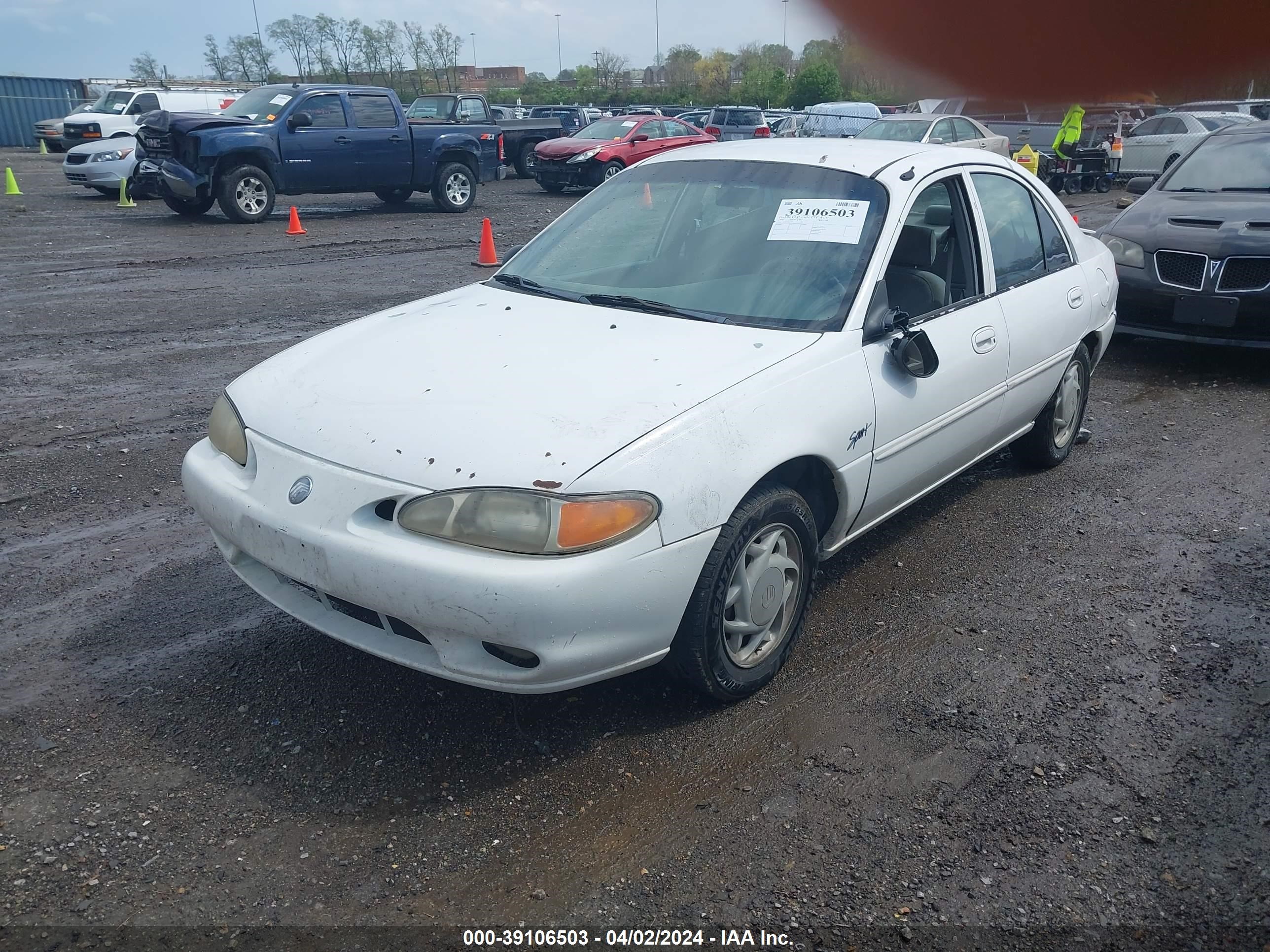 Photo 1 VIN: 1MEFM13P7WW603898 - MERCURY TRACER 