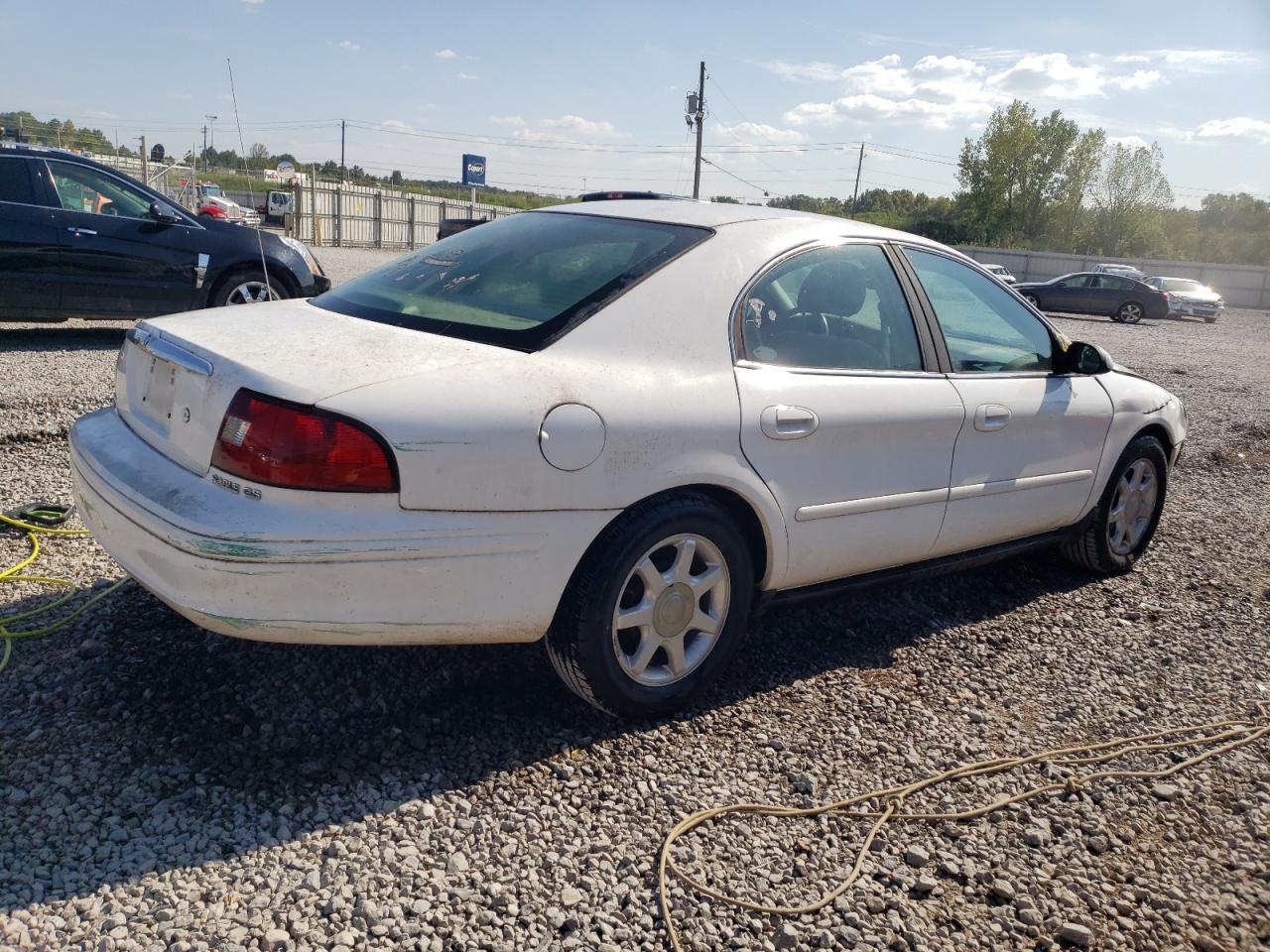 Photo 2 VIN: 1MEFM50U03A620701 - MERCURY SABLE 