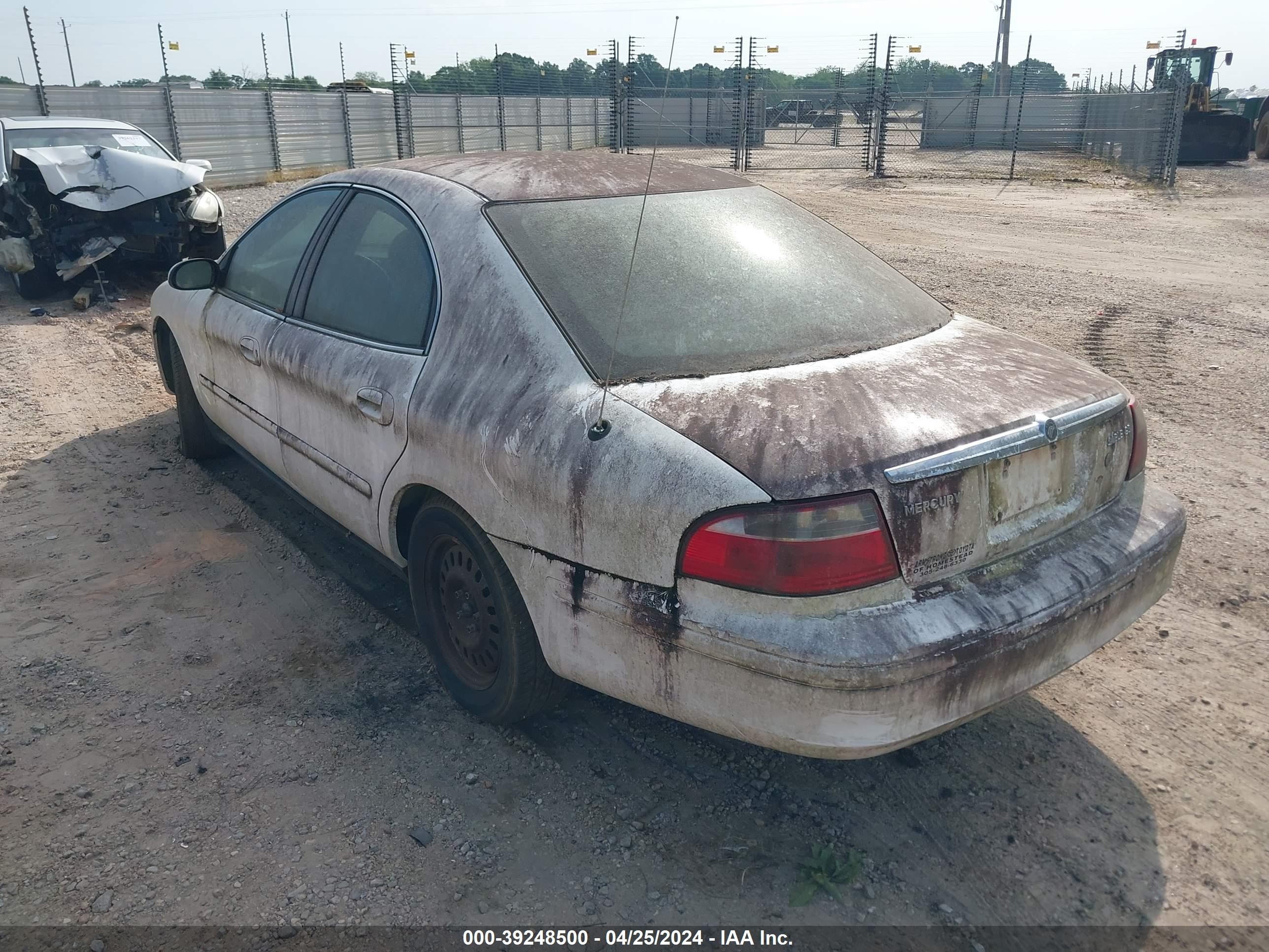 Photo 2 VIN: 1MEFM50U14A605822 - MERCURY SABLE 