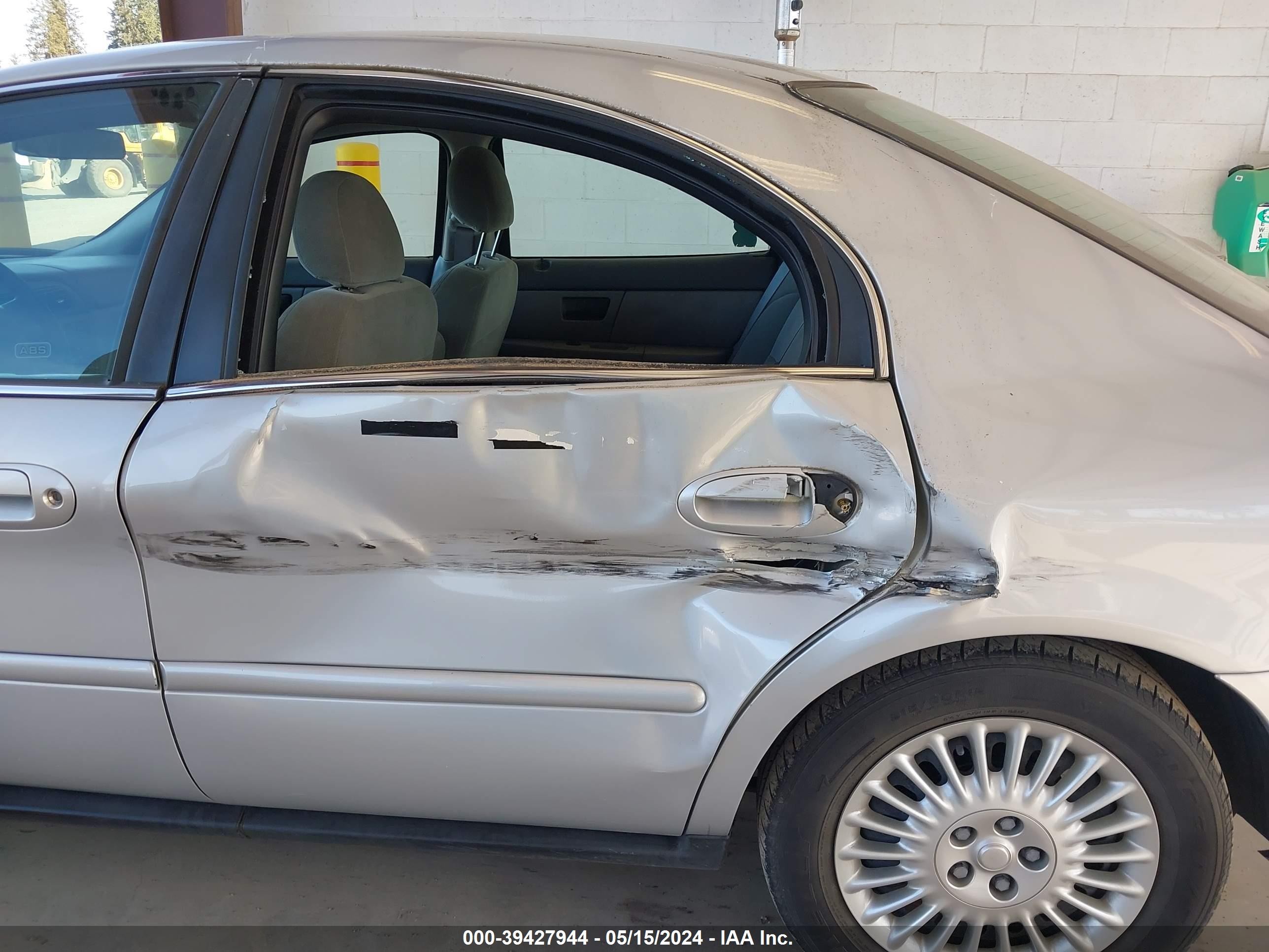 Photo 5 VIN: 1MEFM50U34G602191 - MERCURY SABLE 