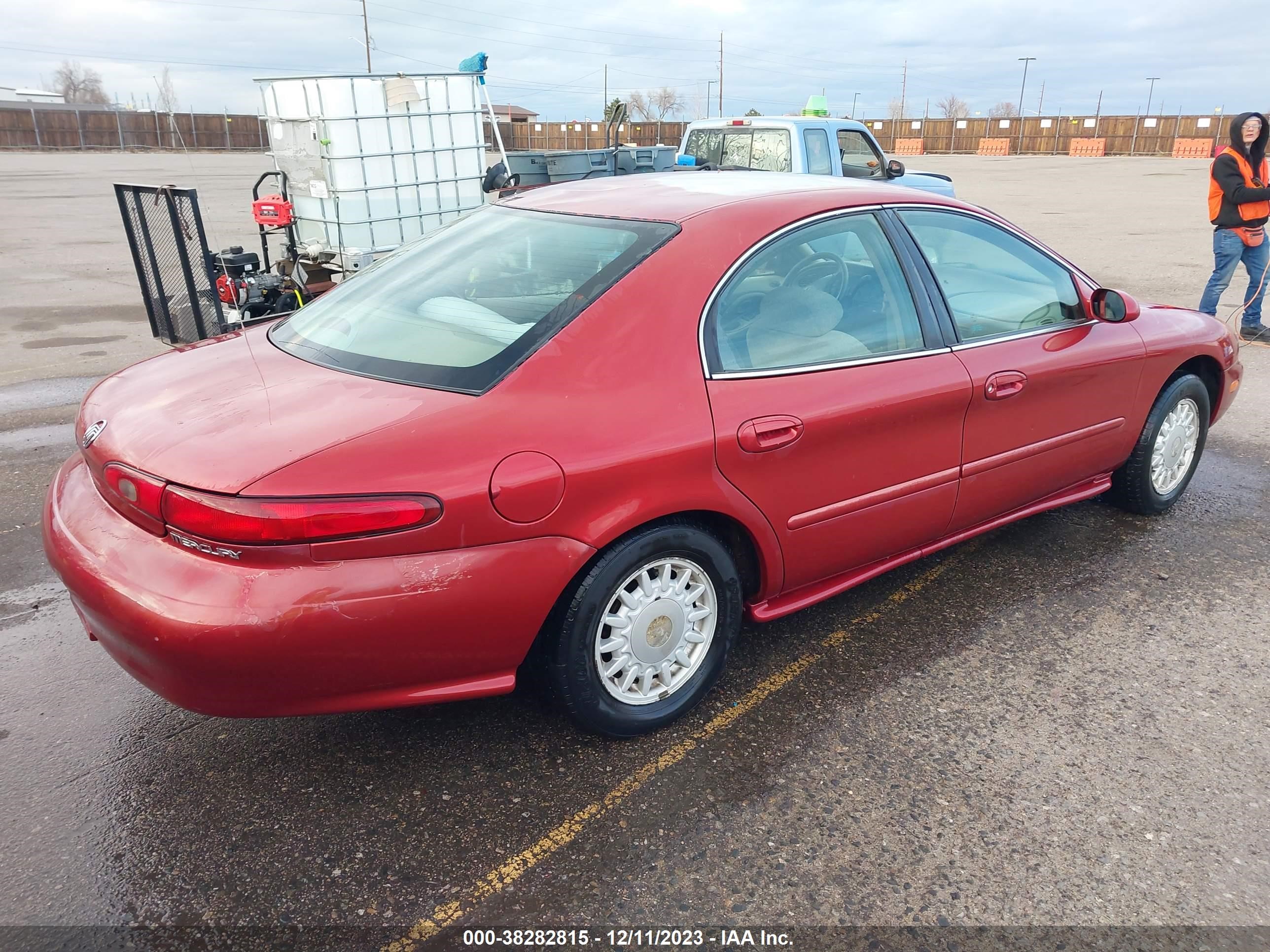 Photo 3 VIN: 1MEFM50U3WG601318 - MERCURY SABLE 