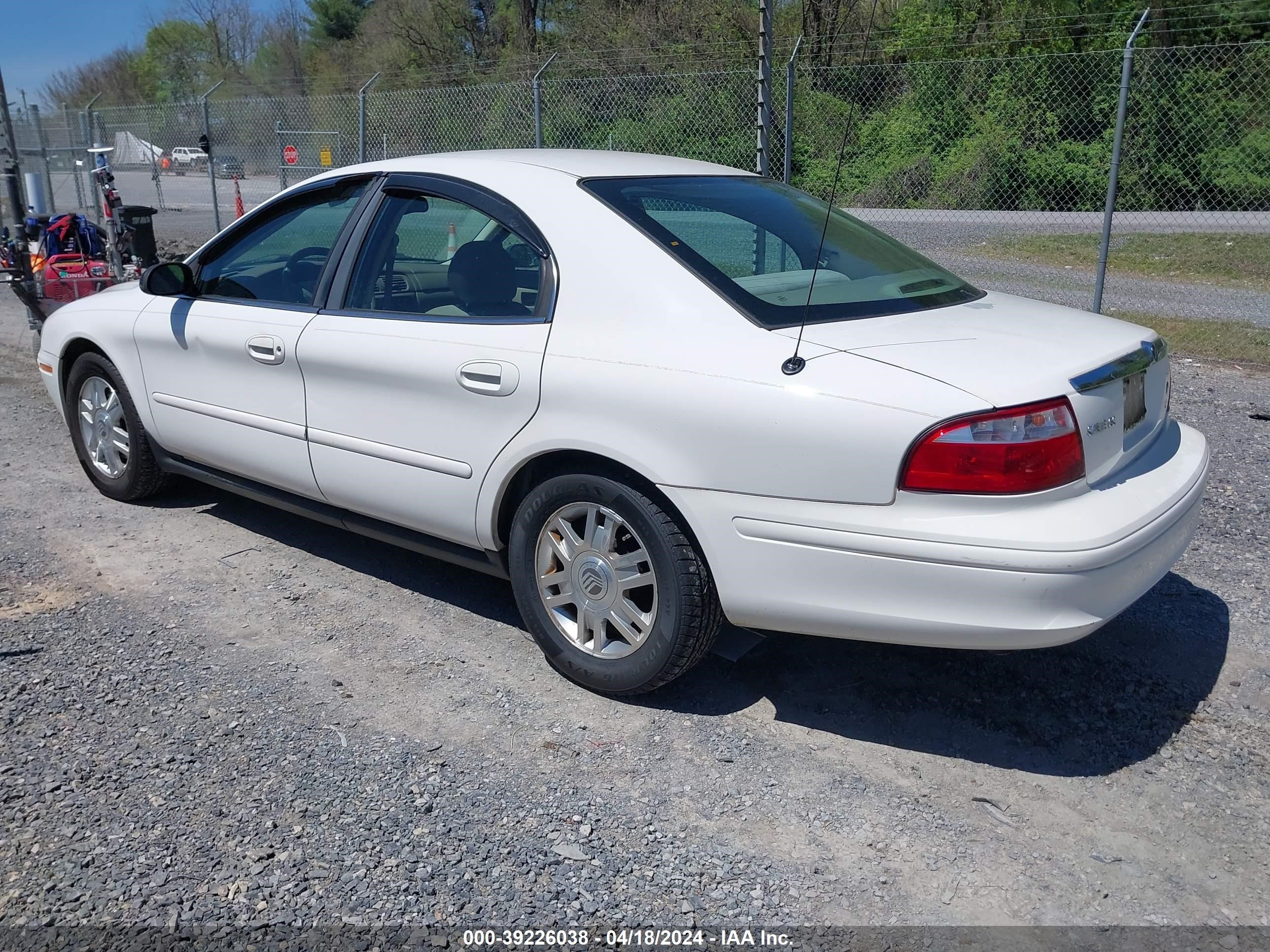 Photo 2 VIN: 1MEFM50U45A619781 - MERCURY SABLE 