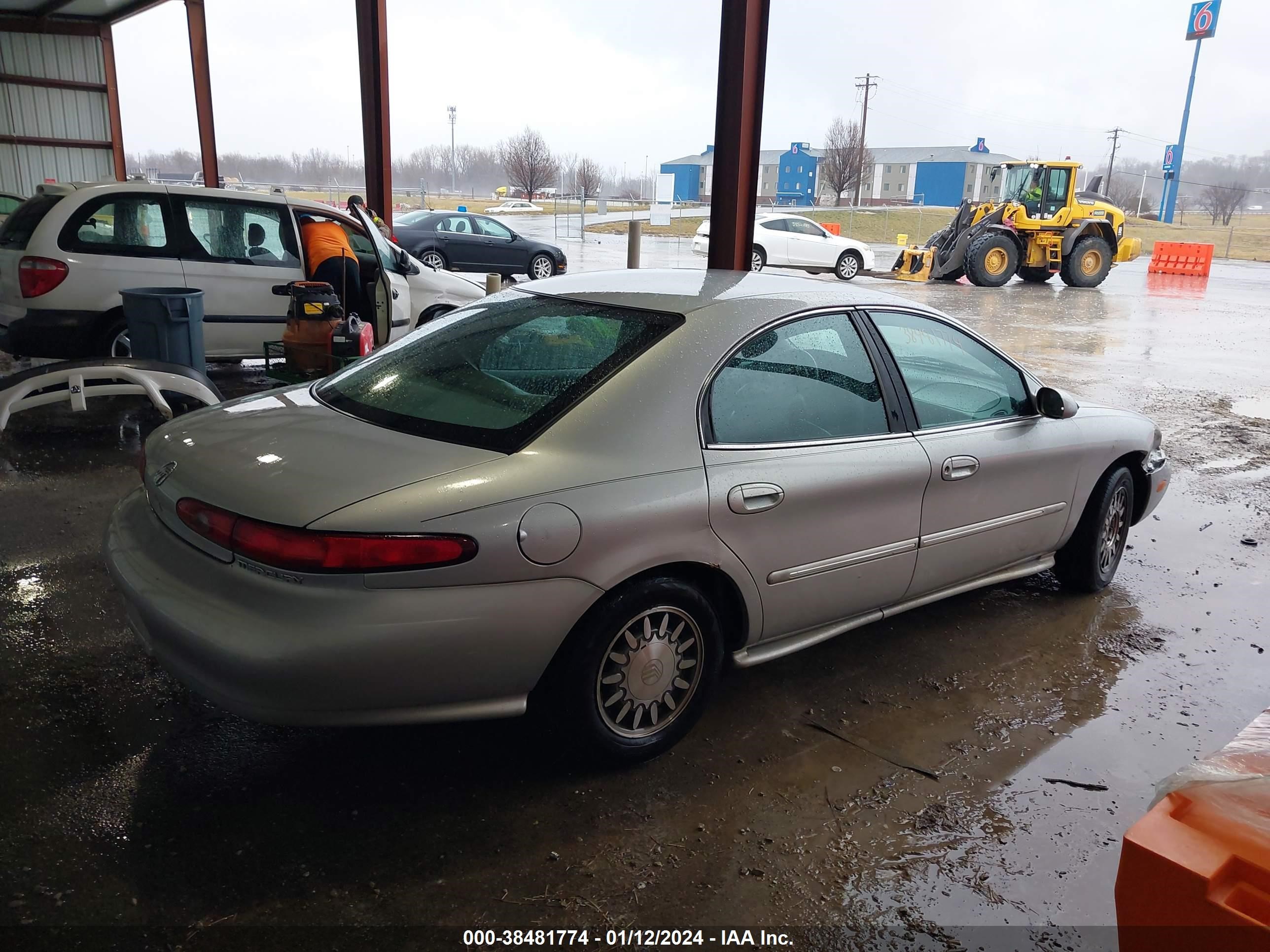 Photo 3 VIN: 1MEFM50U4WG636952 - MERCURY SABLE 