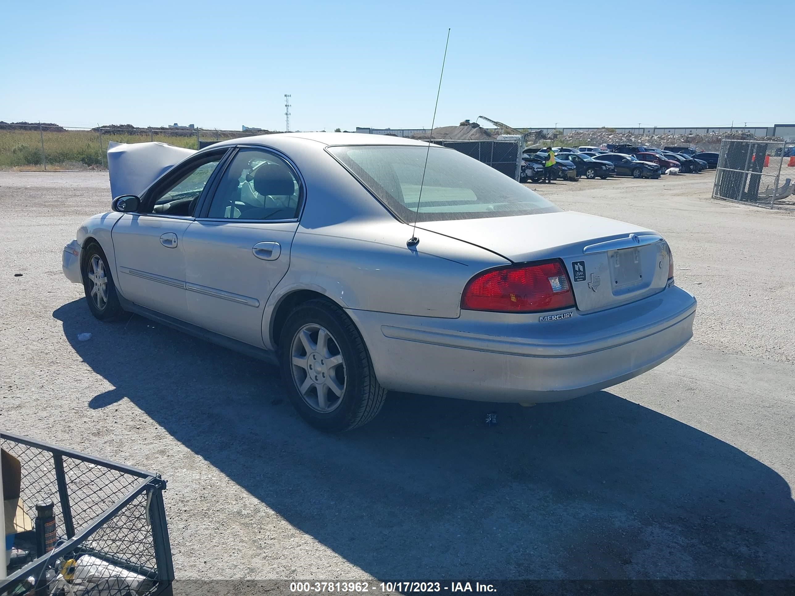 Photo 2 VIN: 1MEFM50U52A651957 - MERCURY SABLE 