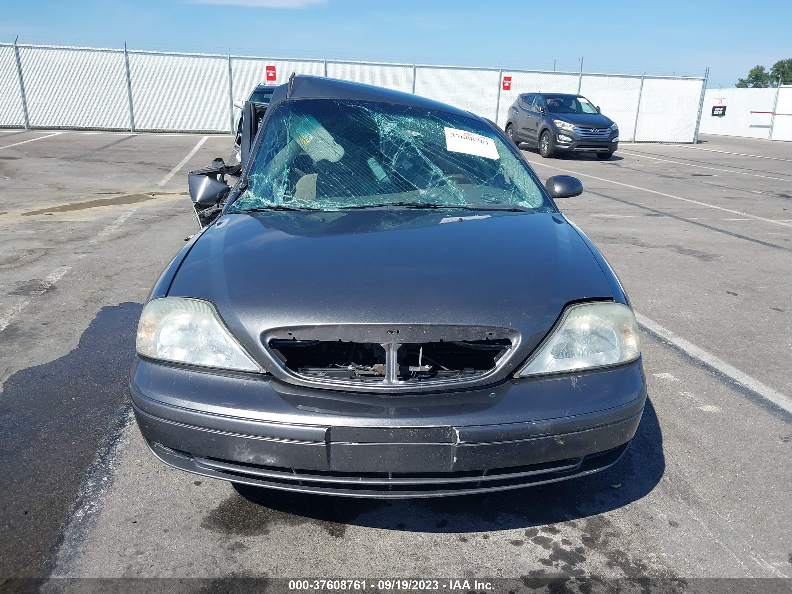 Photo 11 VIN: 1MEFM50U62G642441 - MERCURY SABLE 