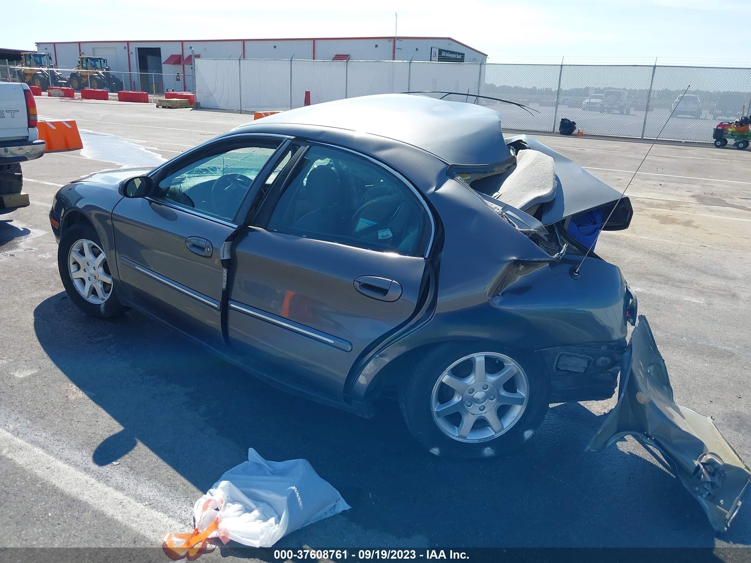 Photo 2 VIN: 1MEFM50U62G642441 - MERCURY SABLE 