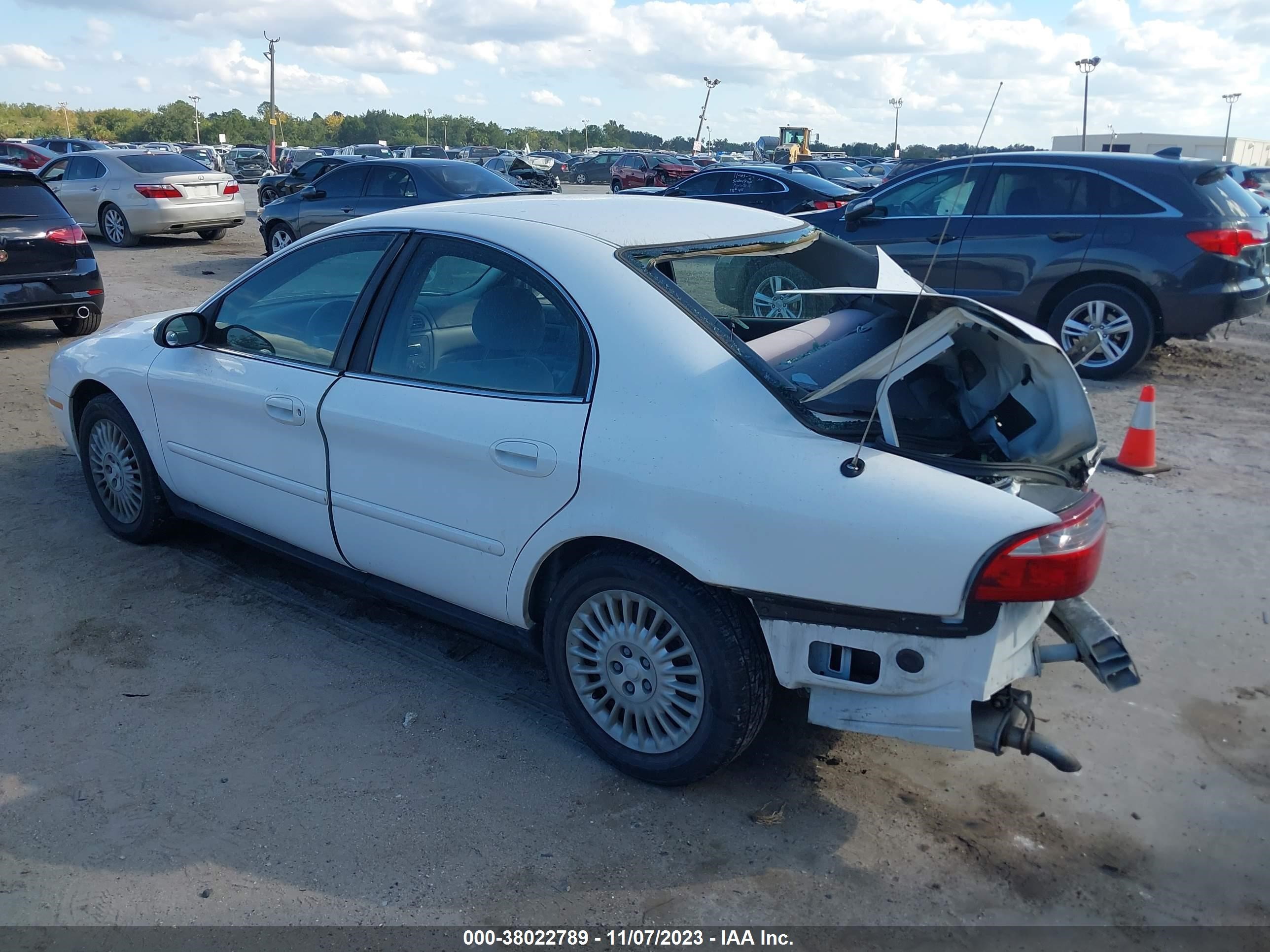 Photo 2 VIN: 1MEFM50U64A621479 - MERCURY SABLE 