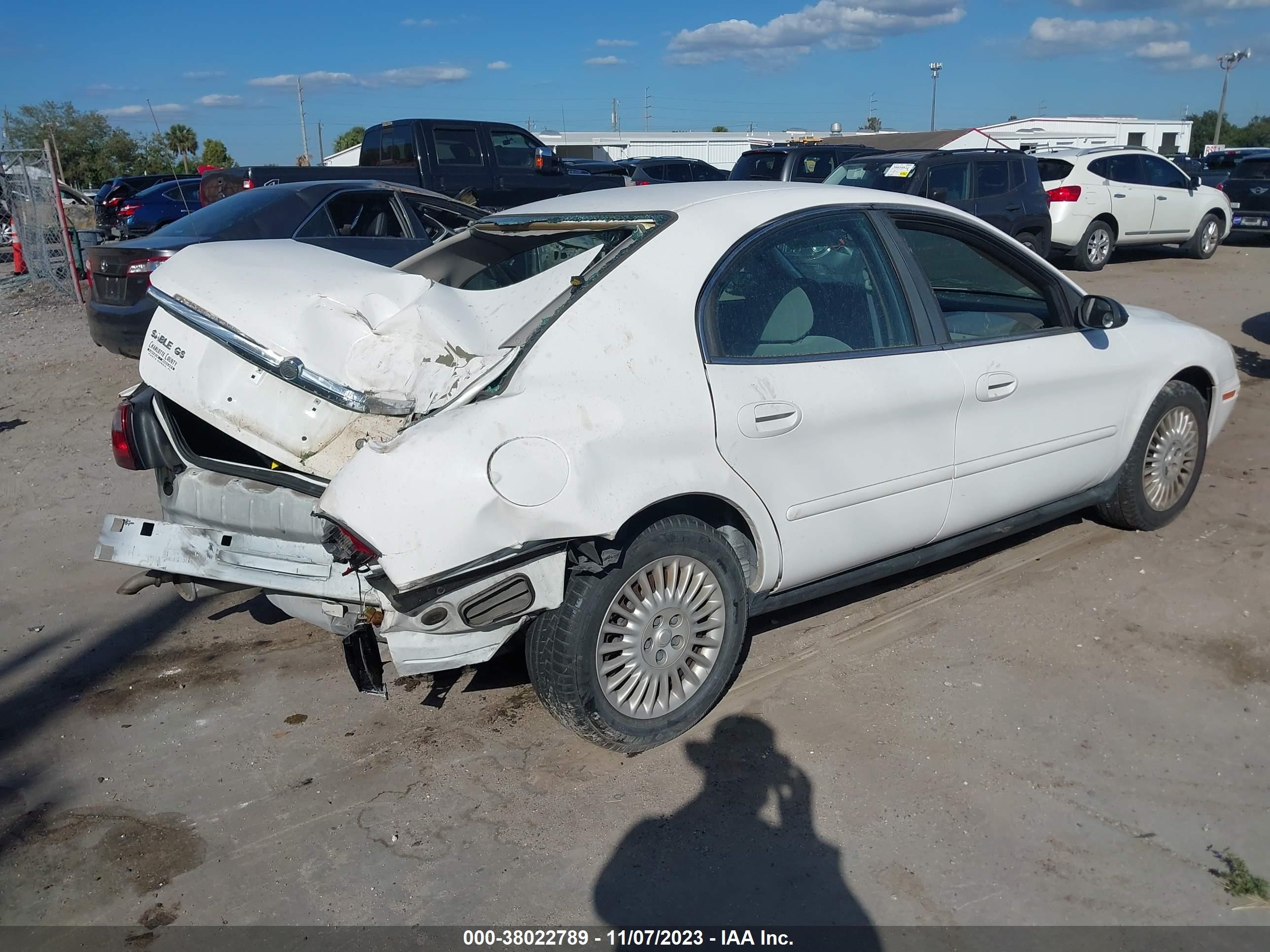 Photo 3 VIN: 1MEFM50U64A621479 - MERCURY SABLE 