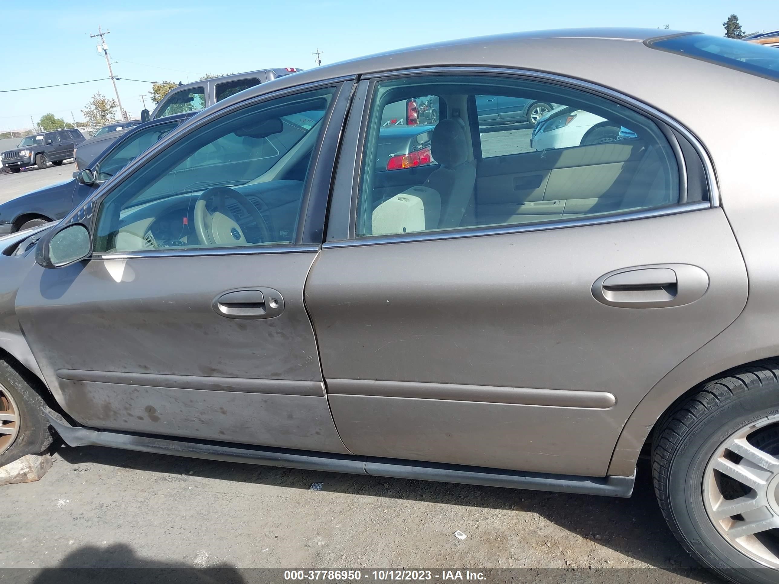 Photo 13 VIN: 1MEFM50U84G615132 - MERCURY SABLE 