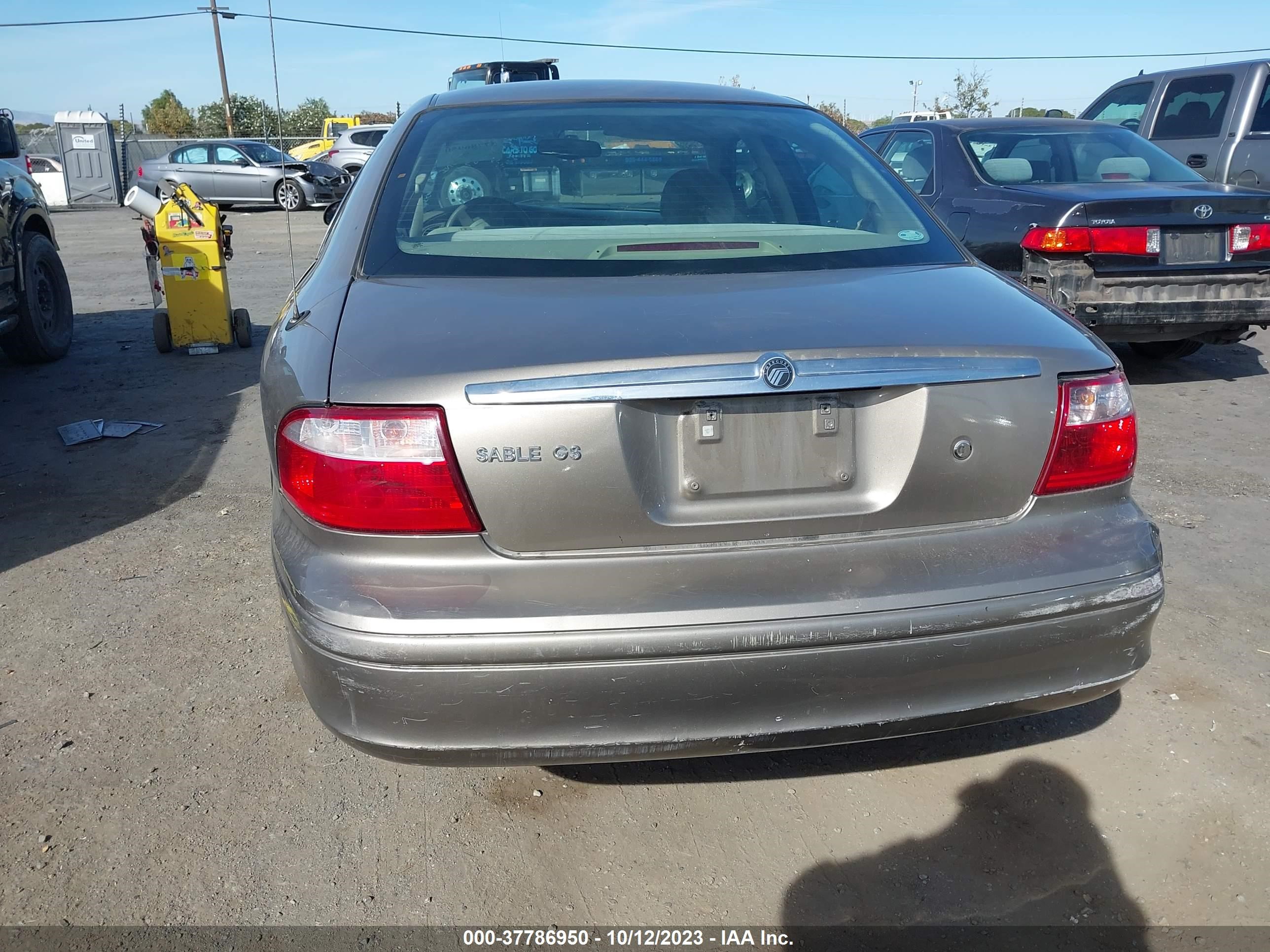 Photo 15 VIN: 1MEFM50U84G615132 - MERCURY SABLE 