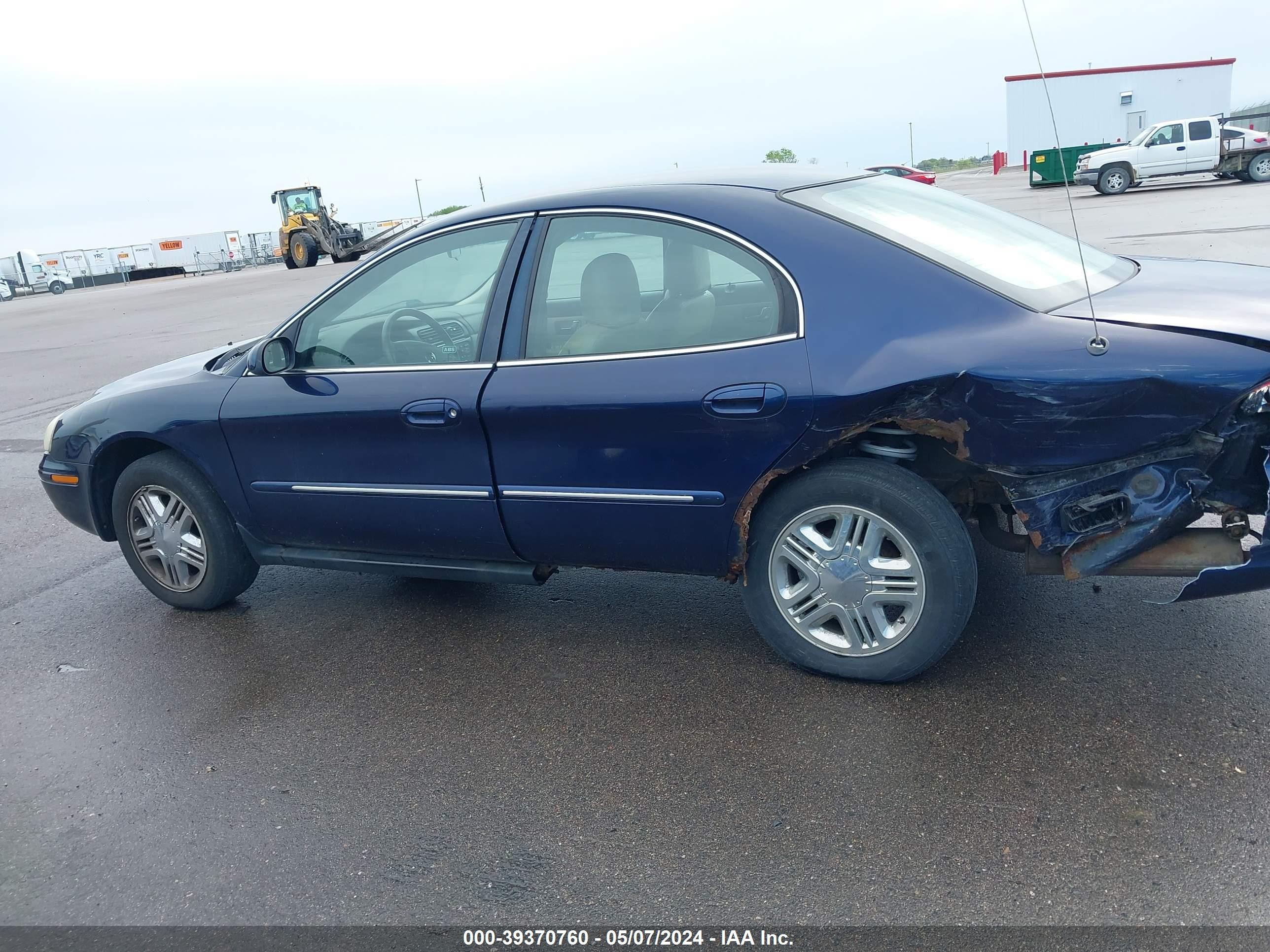 Photo 13 VIN: 1MEFM53U11G625122 - MERCURY SABLE 