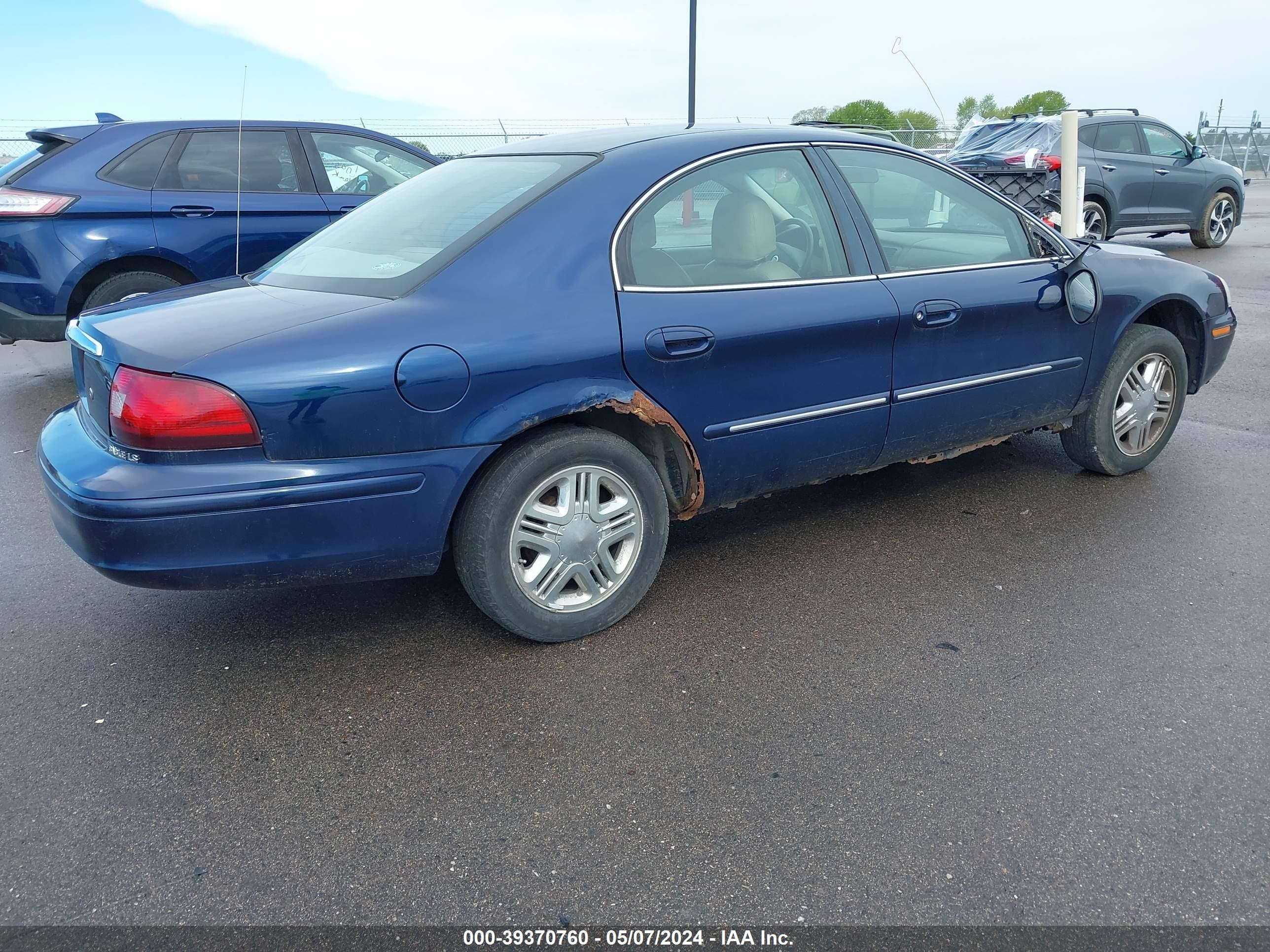 Photo 3 VIN: 1MEFM53U11G625122 - MERCURY SABLE 