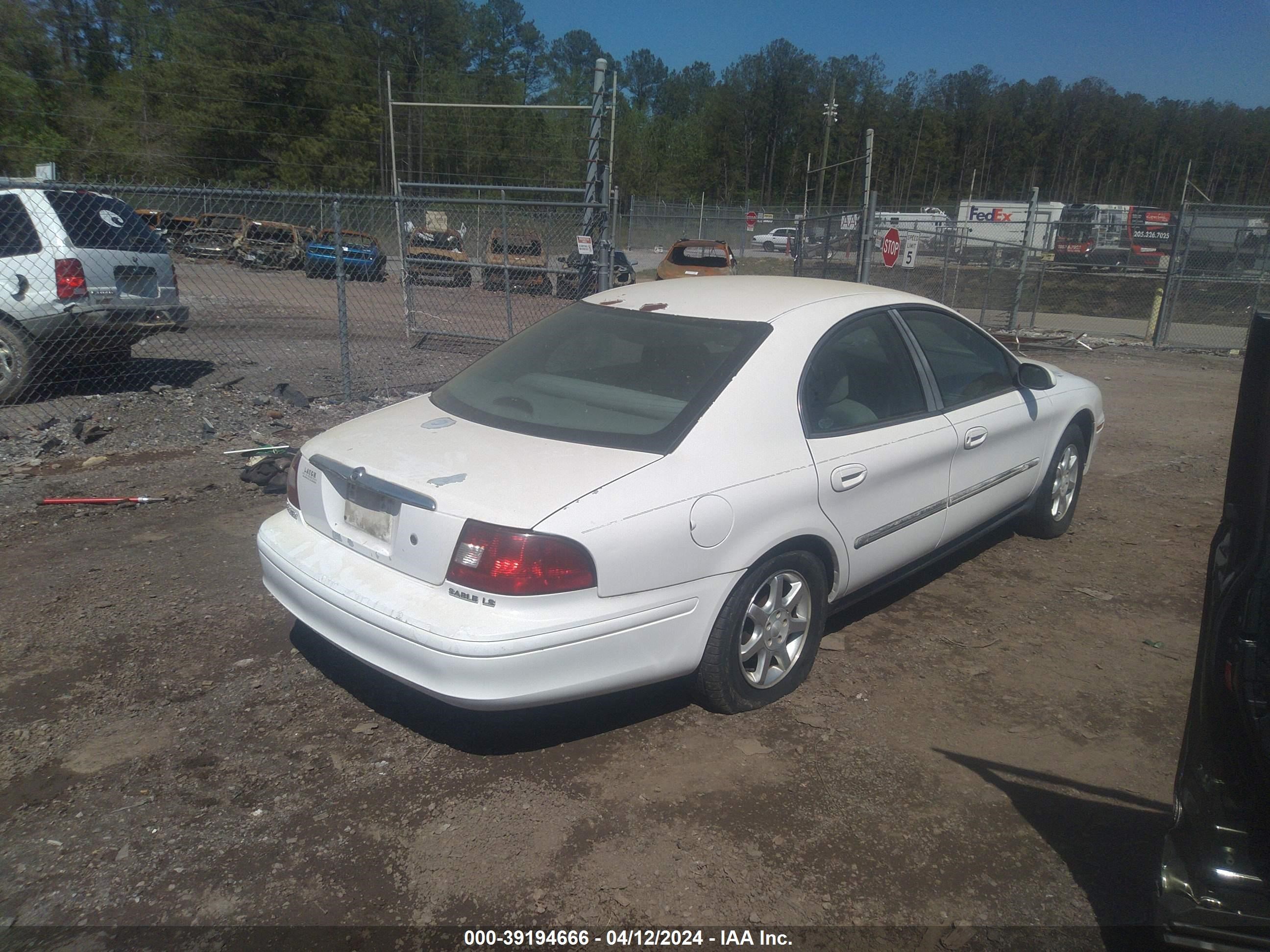 Photo 3 VIN: 1MEFM53U81A626951 - MERCURY SABLE 