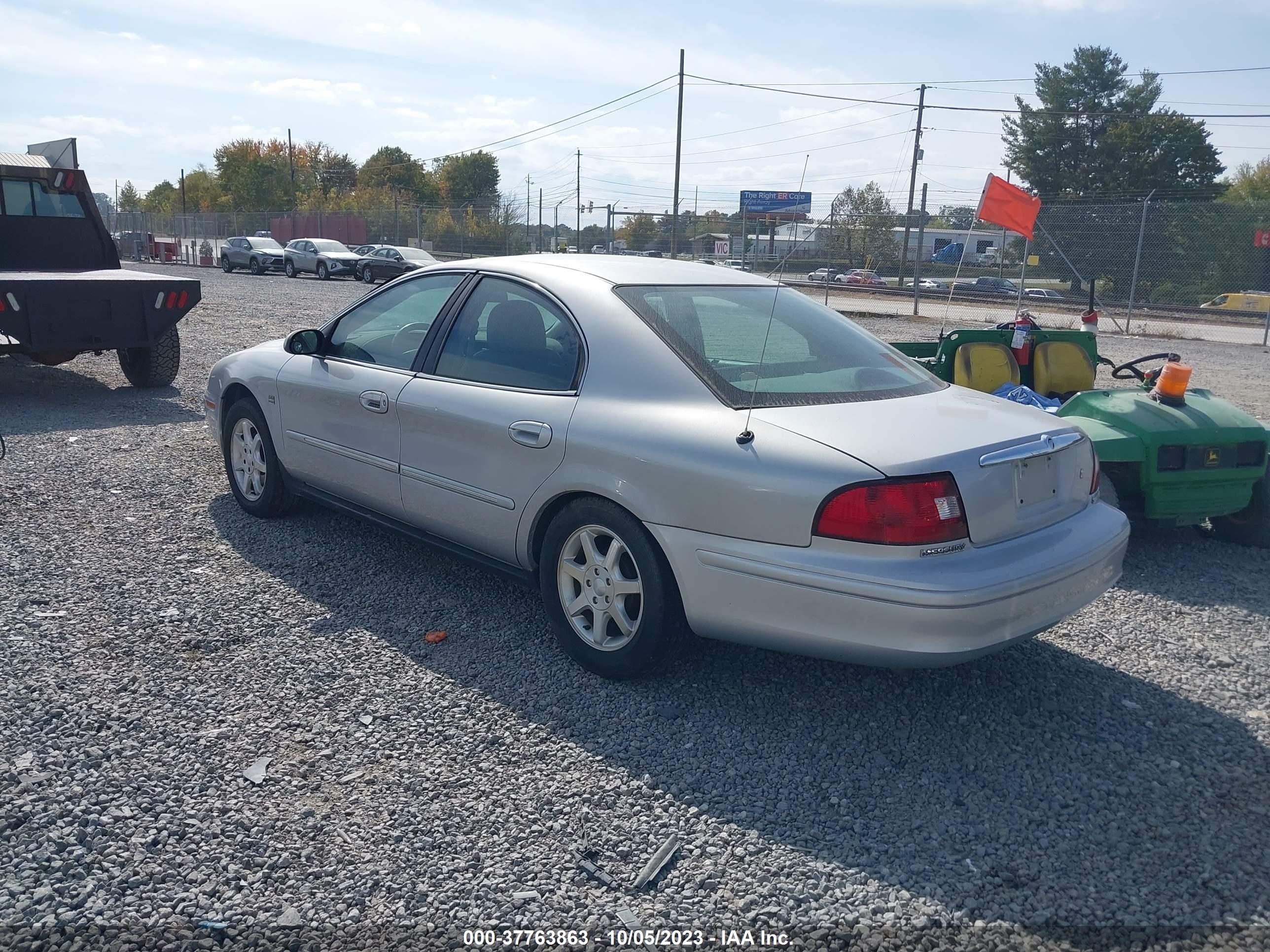 Photo 2 VIN: 1MEFM55S01A613753 - MERCURY SABLE 