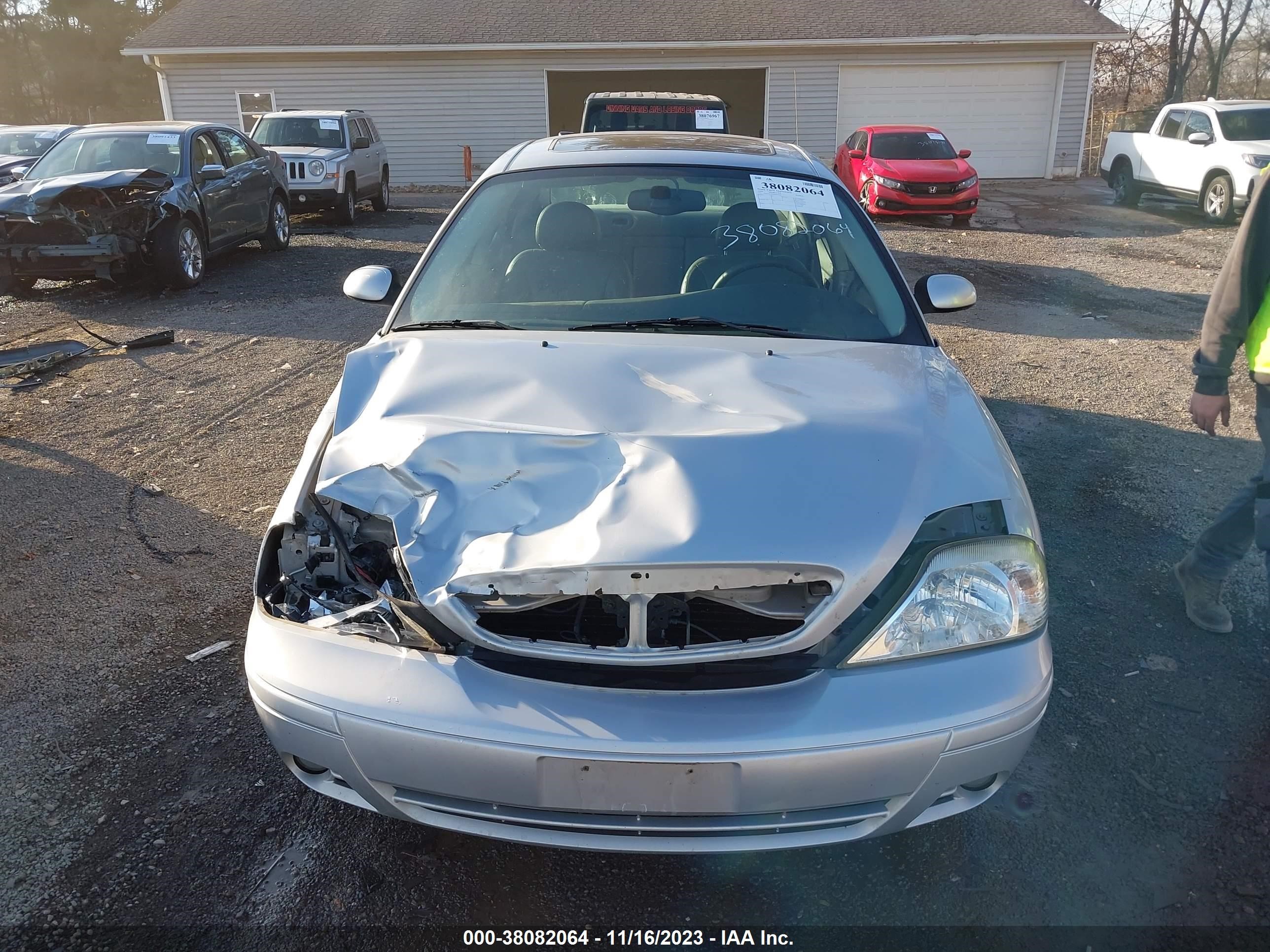 Photo 11 VIN: 1MEFM55S44G604779 - MERCURY SABLE 