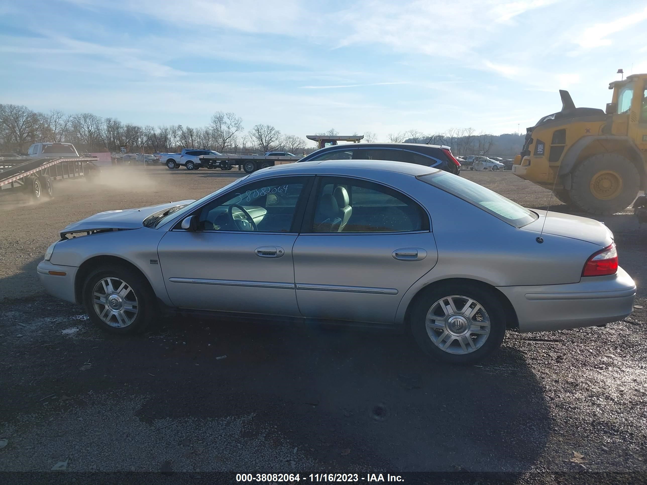 Photo 13 VIN: 1MEFM55S44G604779 - MERCURY SABLE 