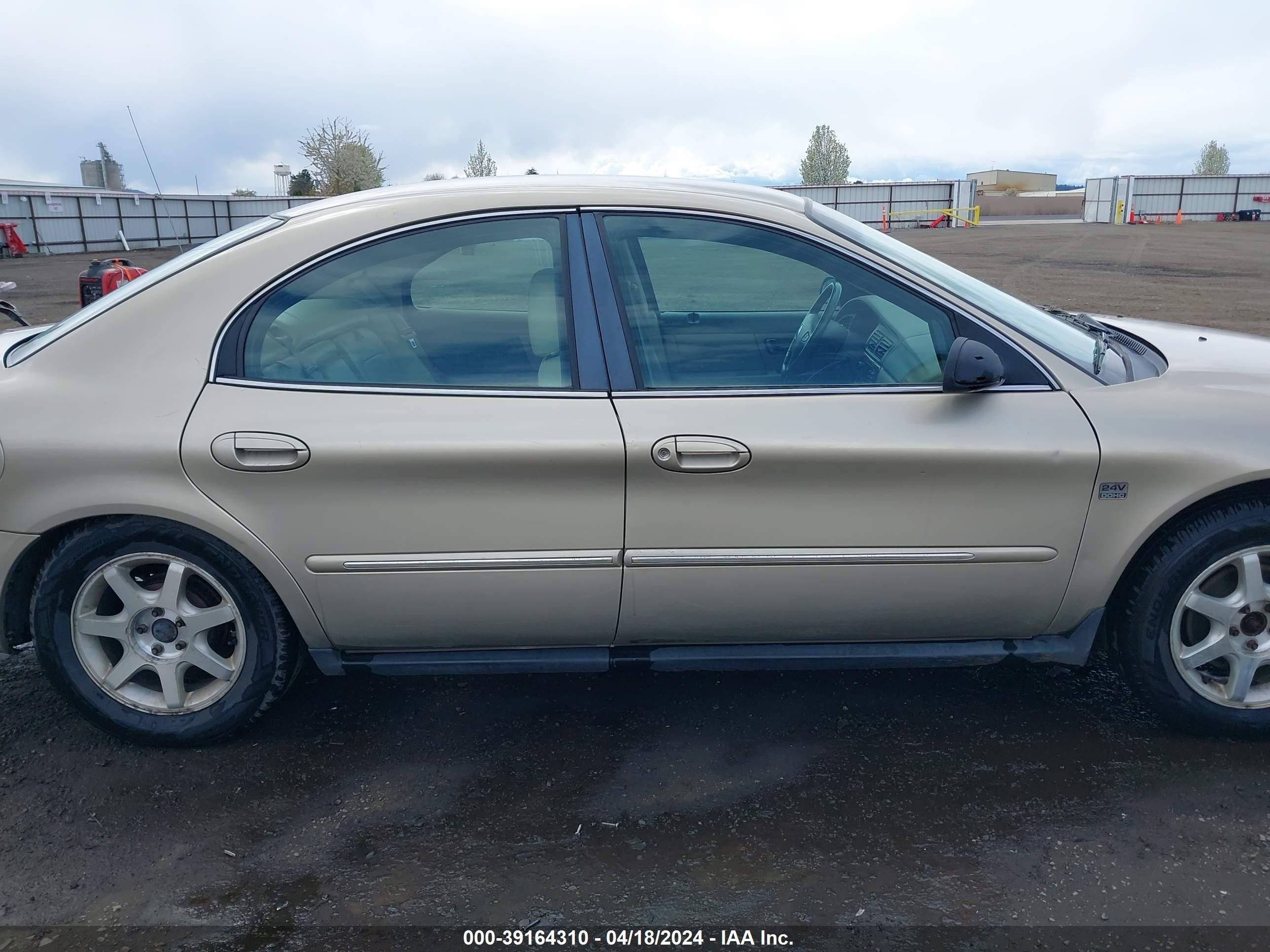 Photo 13 VIN: 1MEFM55S51G604527 - MERCURY SABLE 