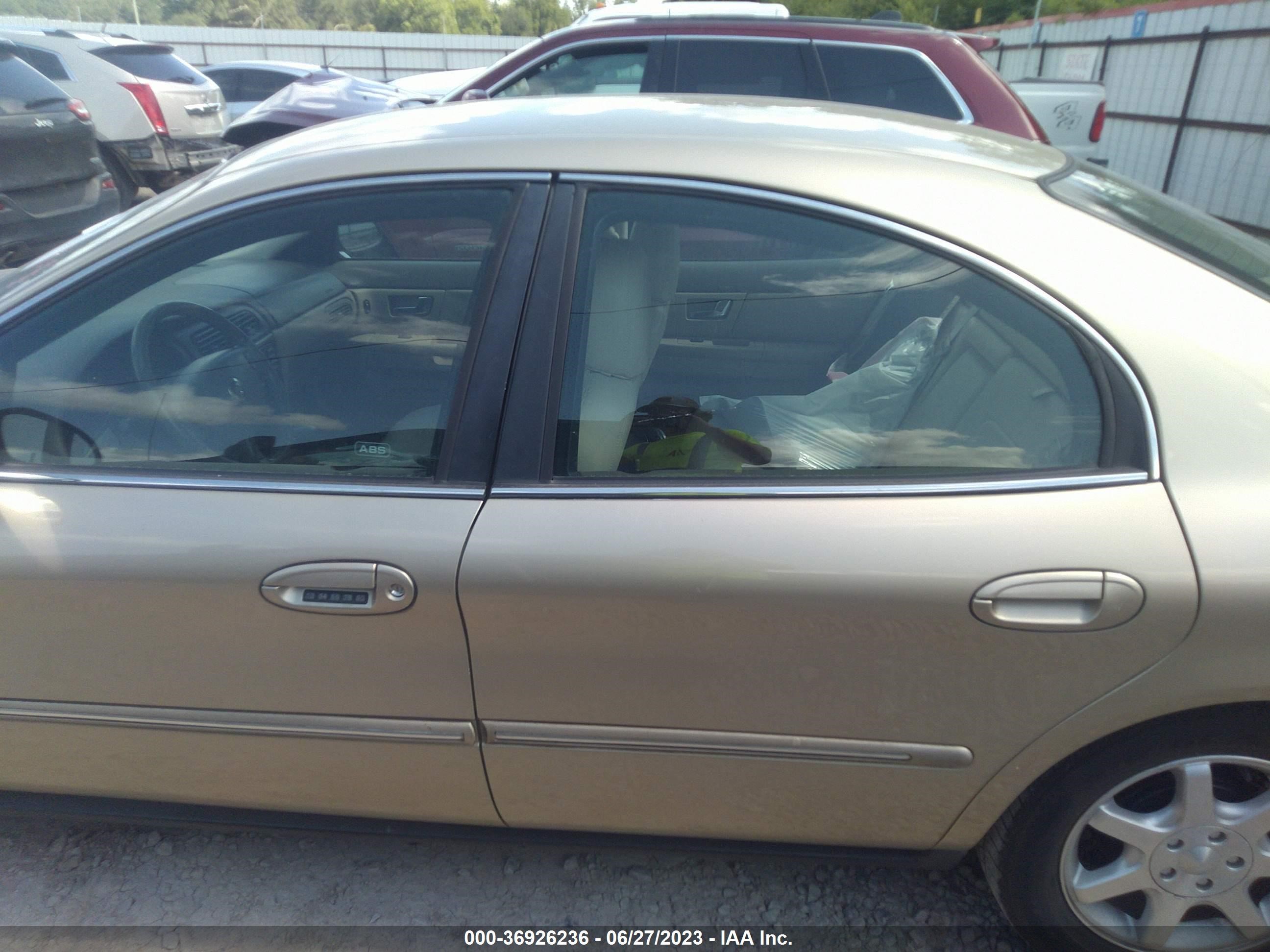 Photo 13 VIN: 1MEFM55S91A653829 - MERCURY SABLE 