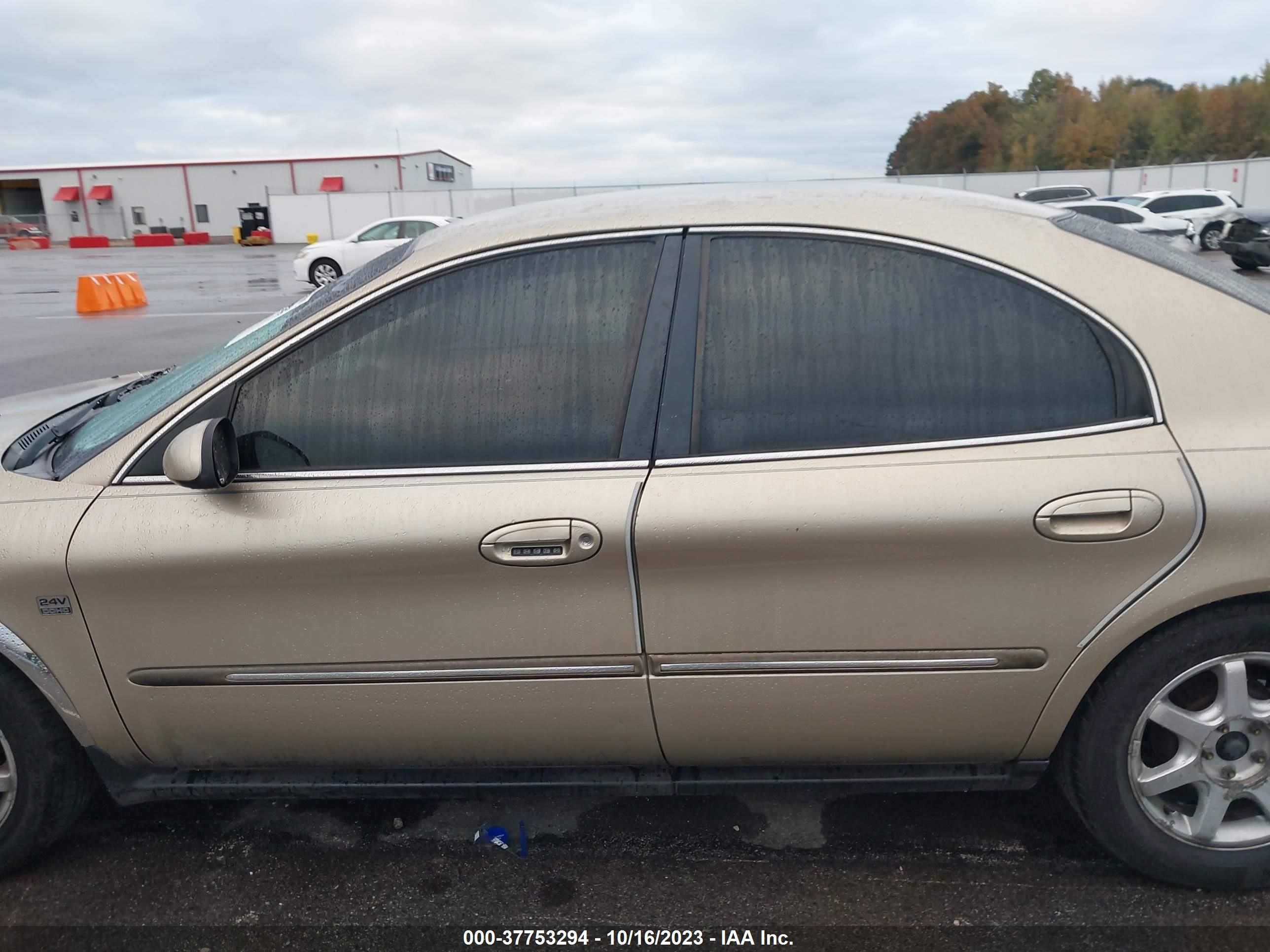 Photo 13 VIN: 1MEFM55S9YA624762 - MERCURY SABLE 