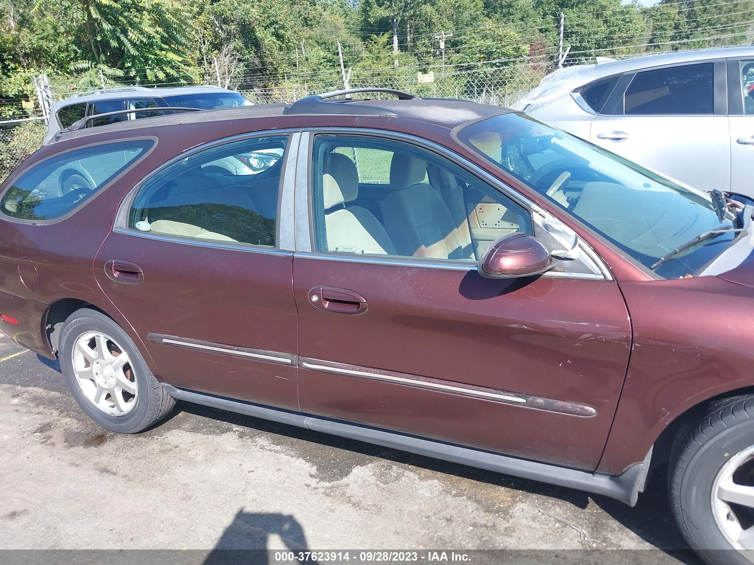 Photo 12 VIN: 1MEFM58U5YA629342 - MERCURY SABLE 