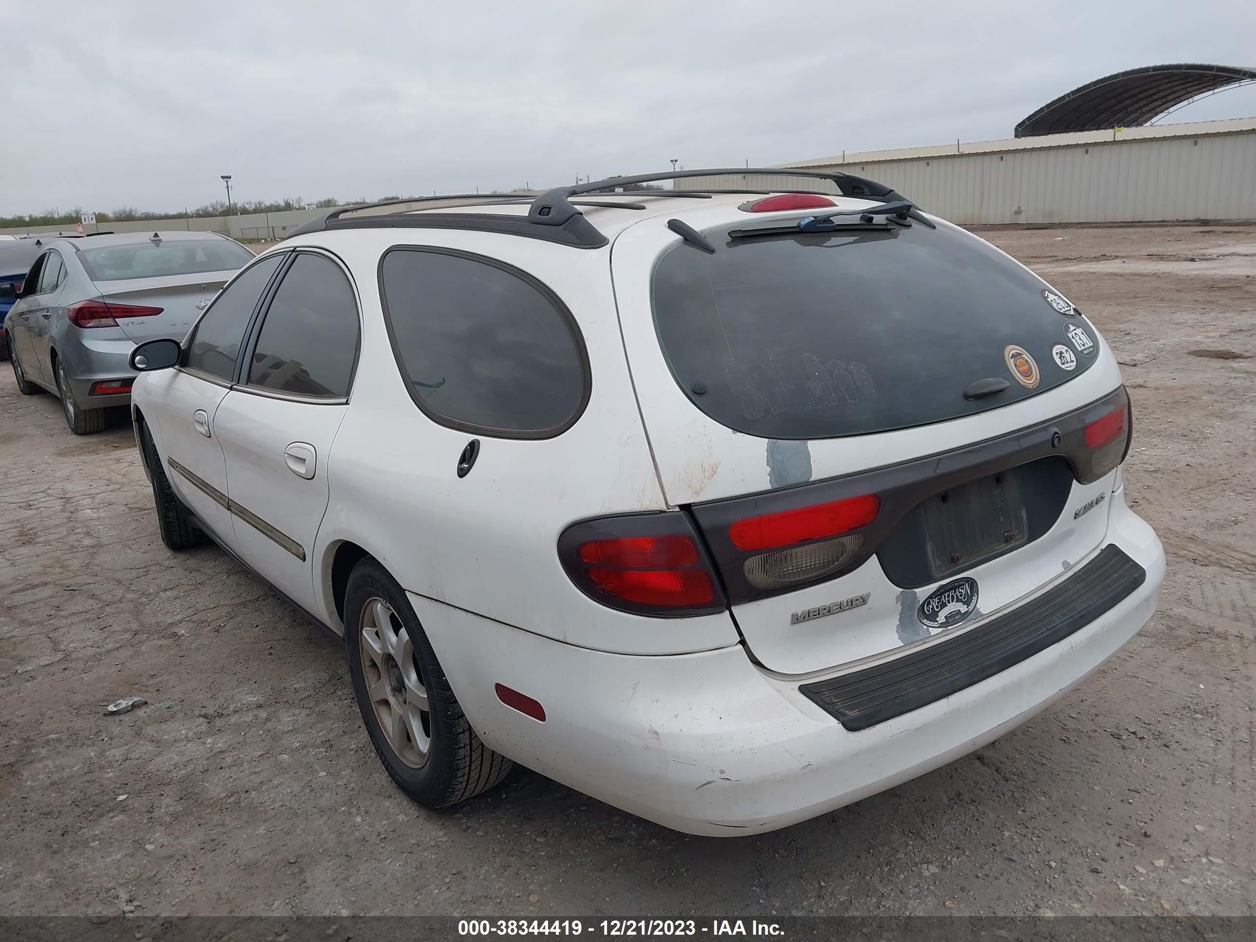 Photo 2 VIN: 1MEFM58U7YG613883 - MERCURY SABLE 