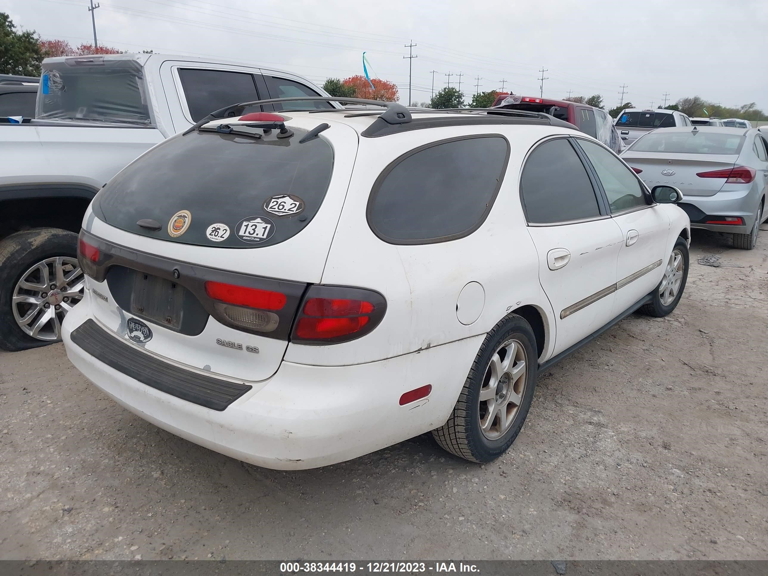 Photo 3 VIN: 1MEFM58U7YG613883 - MERCURY SABLE 