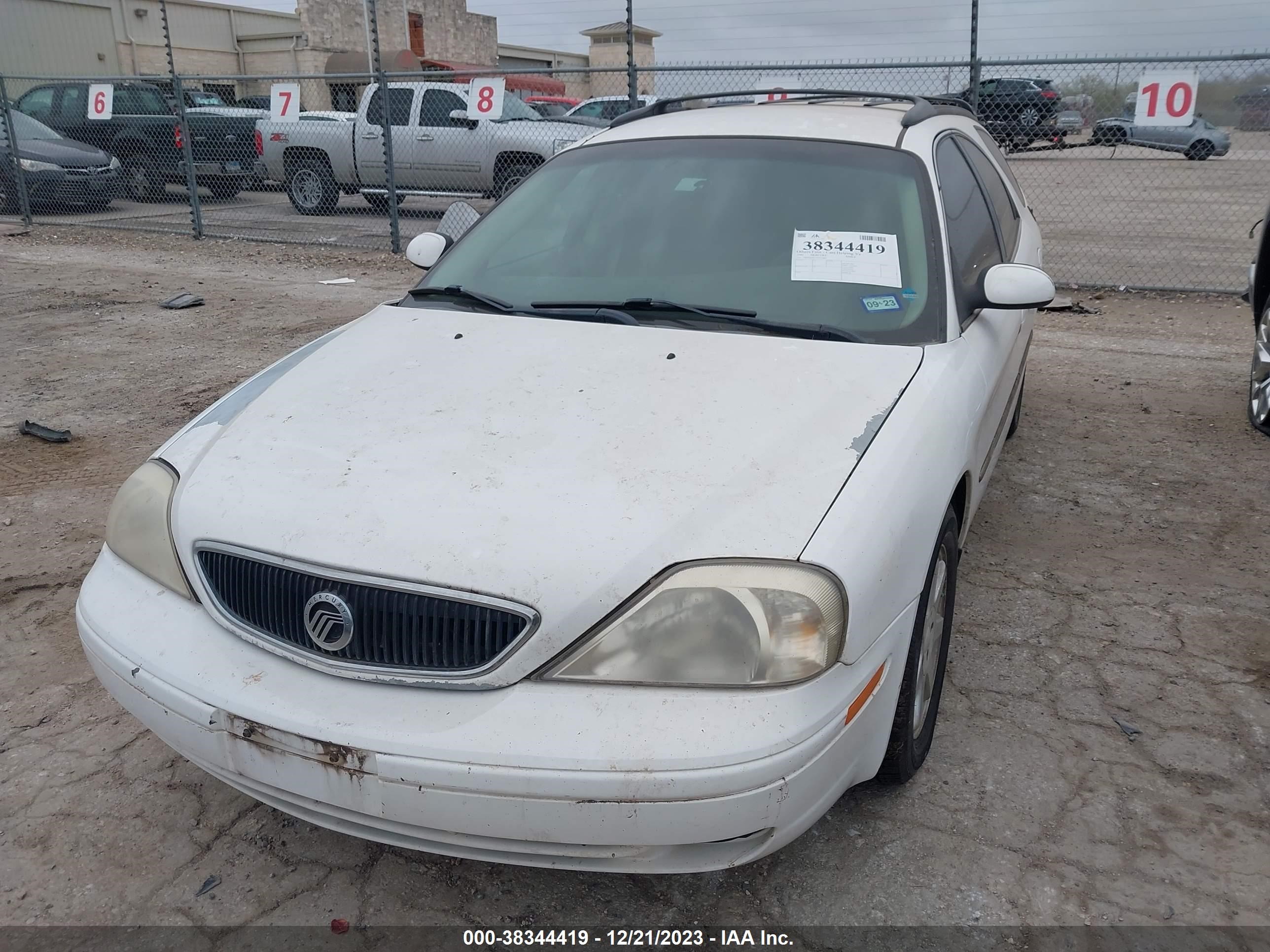 Photo 5 VIN: 1MEFM58U7YG613883 - MERCURY SABLE 