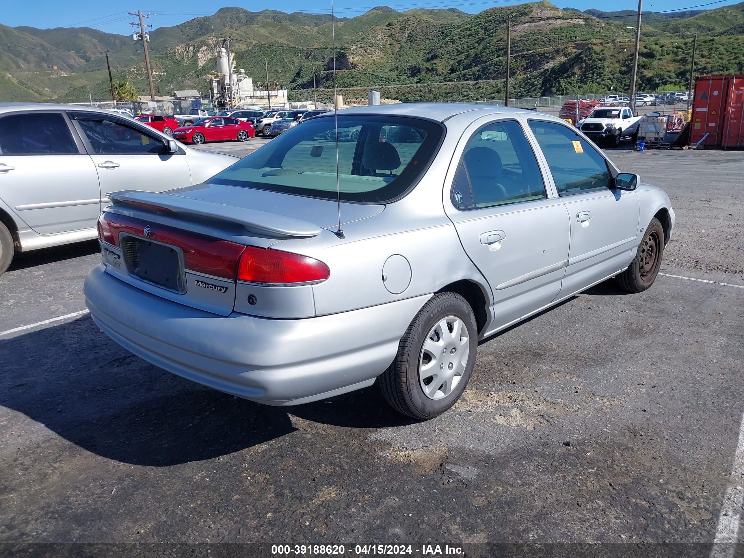 Photo 3 VIN: 1MEFM6536WK630976 - MERCURY MYSTIQUE 