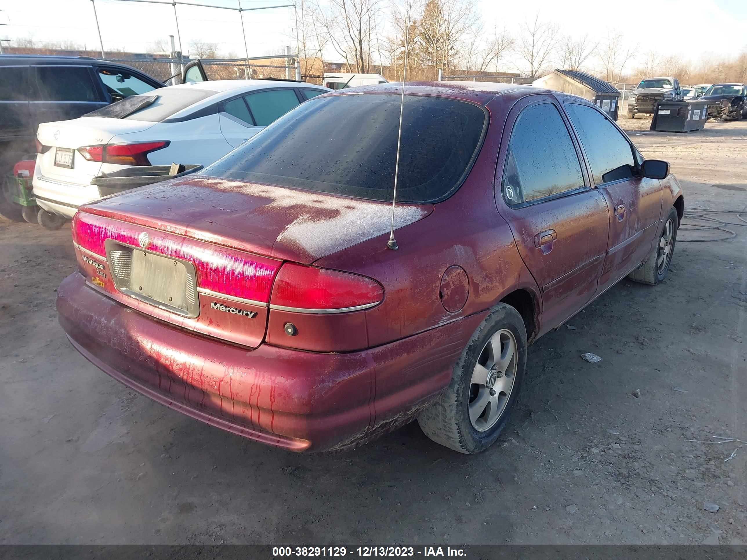 Photo 3 VIN: 1MEFM66LXXK600685 - MERCURY MYSTIQUE 