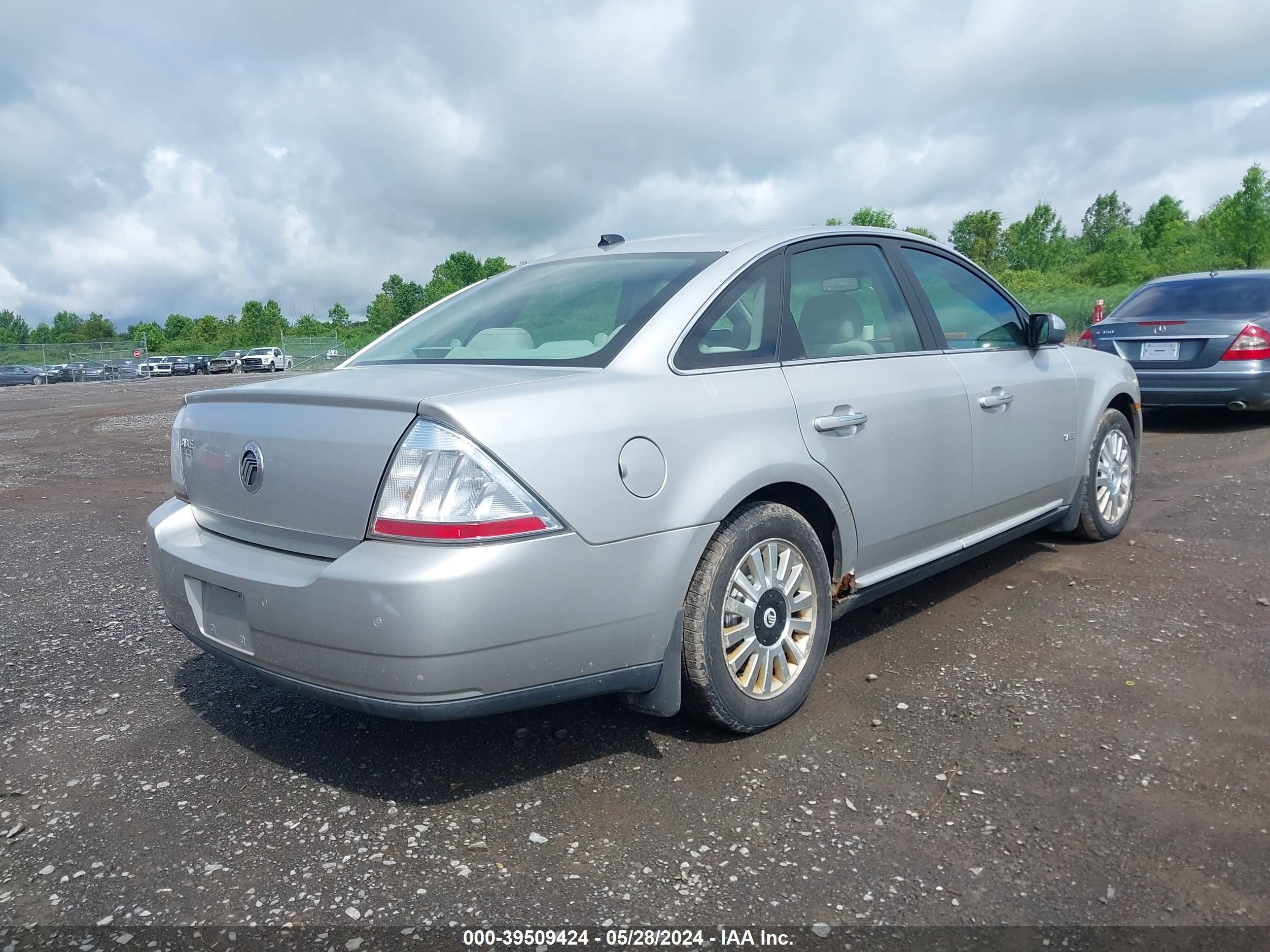 Photo 3 VIN: 1MEHM40W28G621597 - MERCURY SABLE 