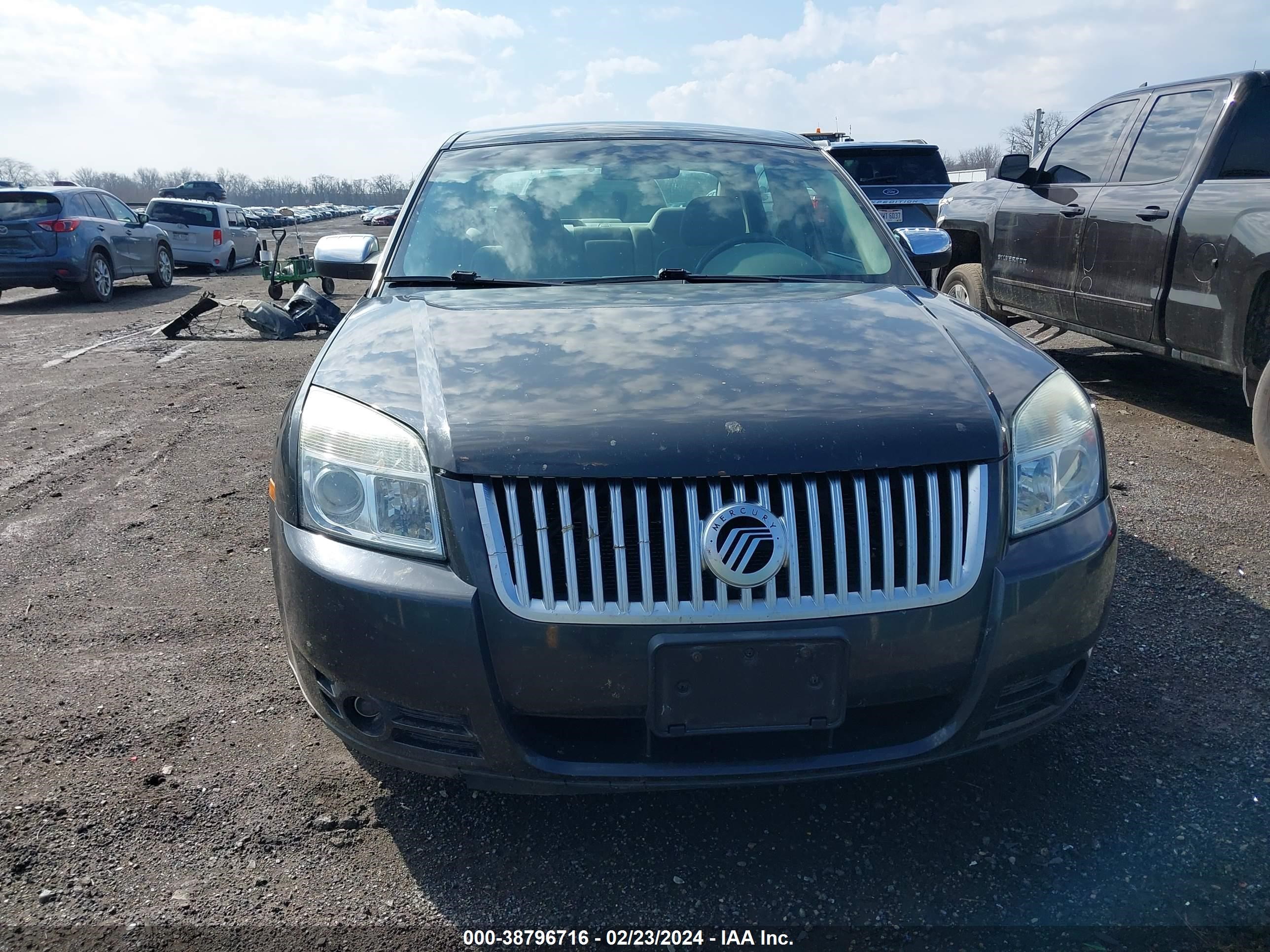 Photo 11 VIN: 1MEHM40W38G609278 - MERCURY SABLE 