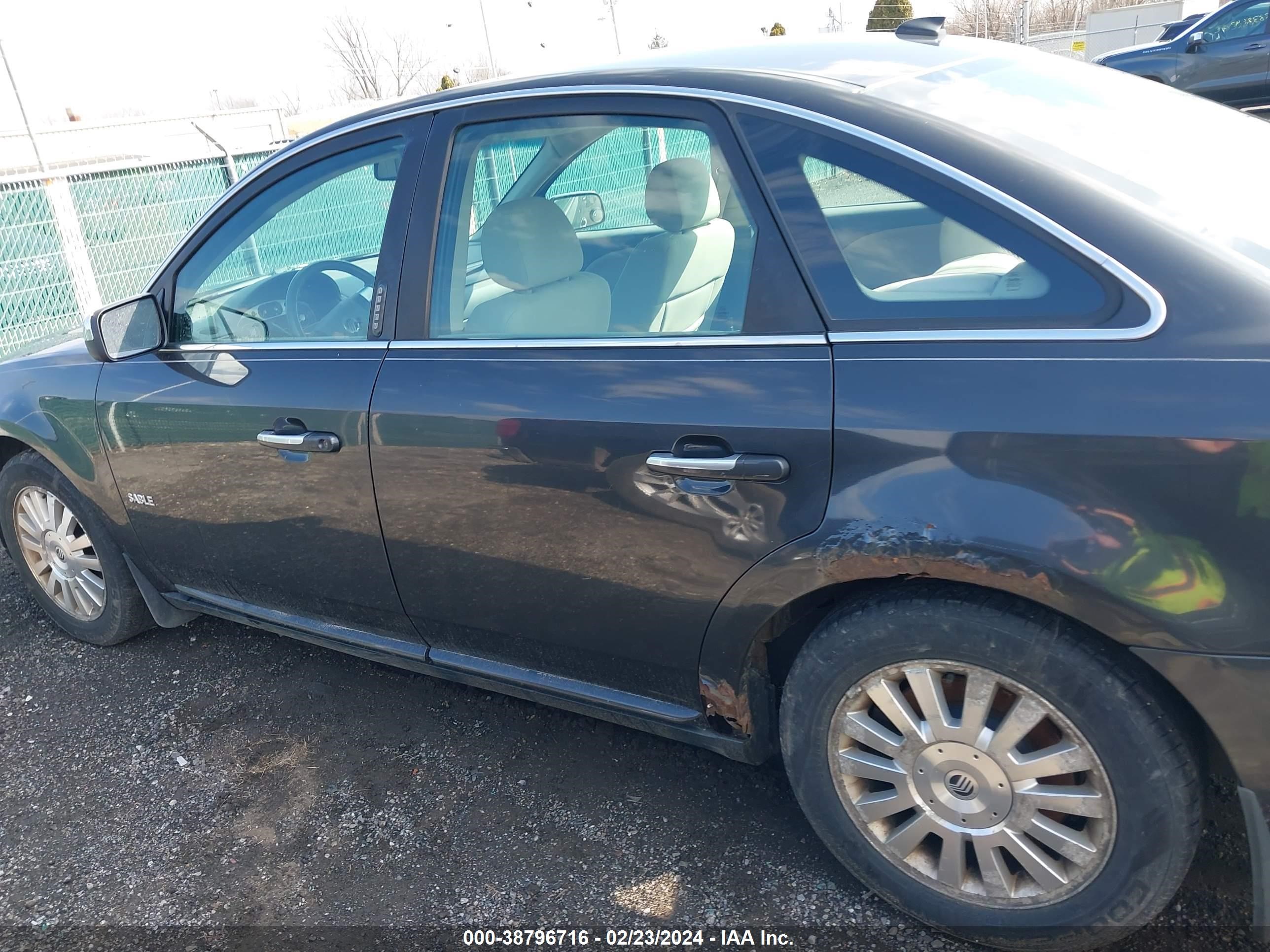 Photo 14 VIN: 1MEHM40W38G609278 - MERCURY SABLE 