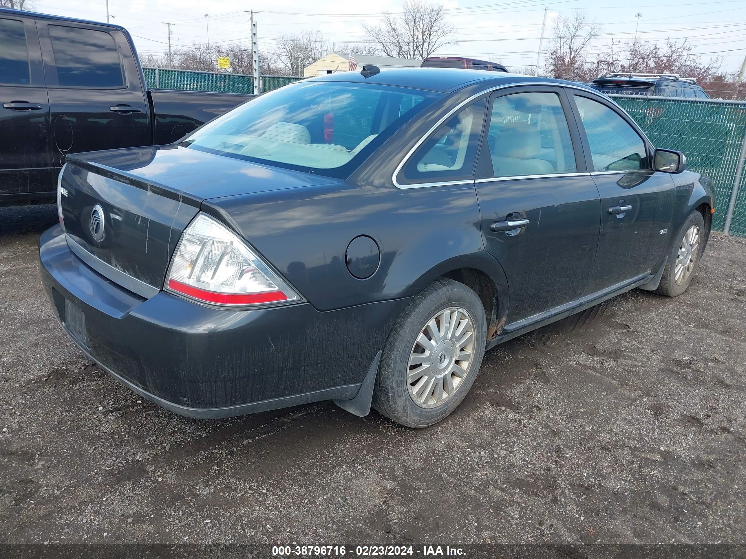 Photo 3 VIN: 1MEHM40W38G609278 - MERCURY SABLE 