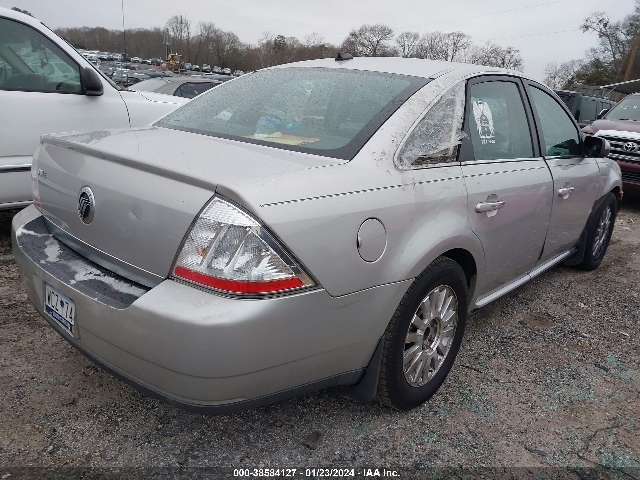 Photo 3 VIN: 1MEHM40W88G621782 - MERCURY SABLE 