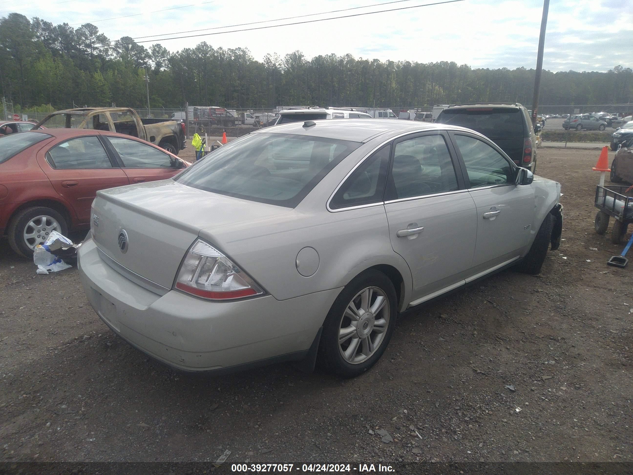 Photo 3 VIN: 1MEHM42W28G615697 - MERCURY SABLE 