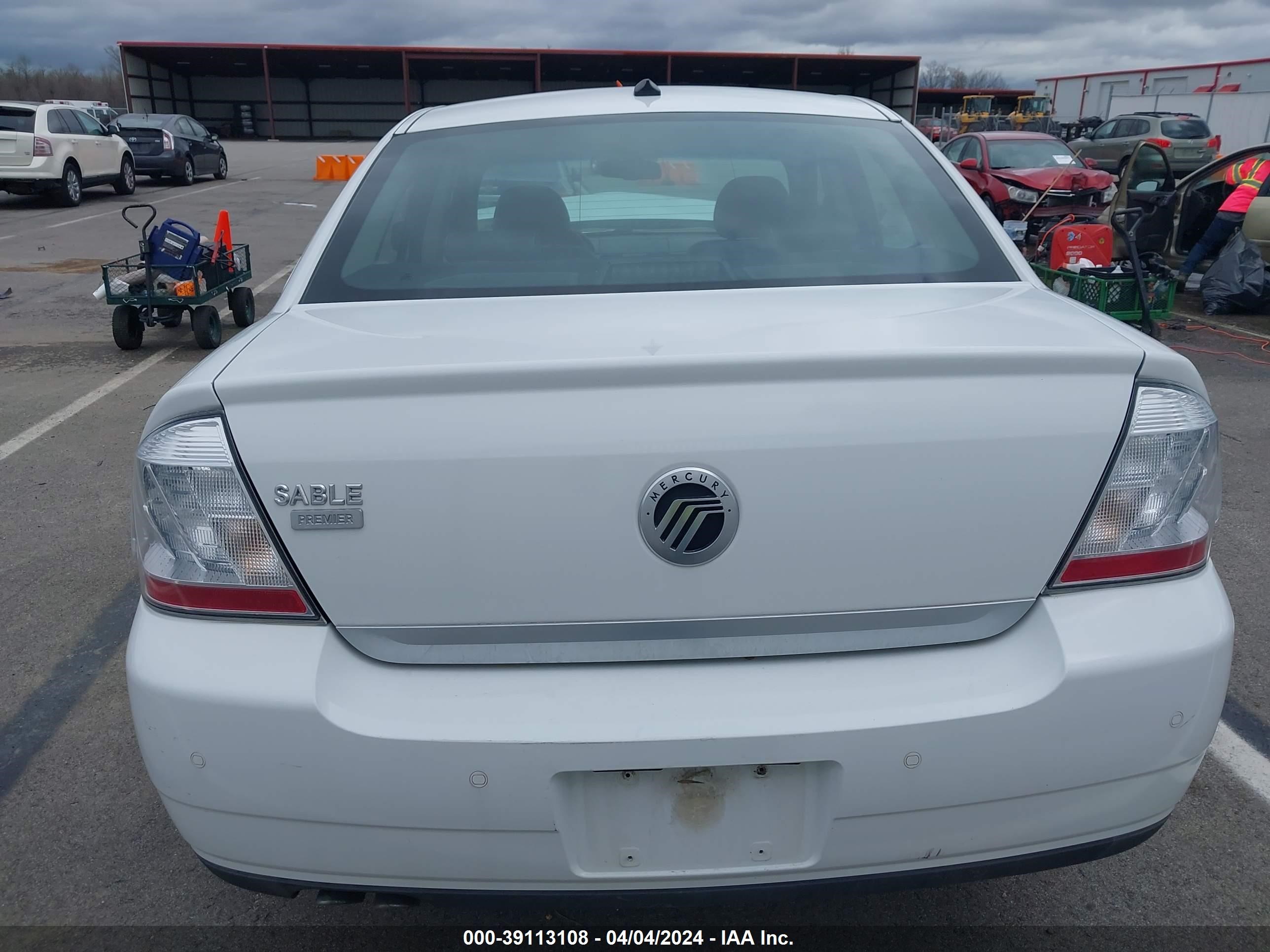 Photo 15 VIN: 1MEHM42W78G607840 - MERCURY SABLE 