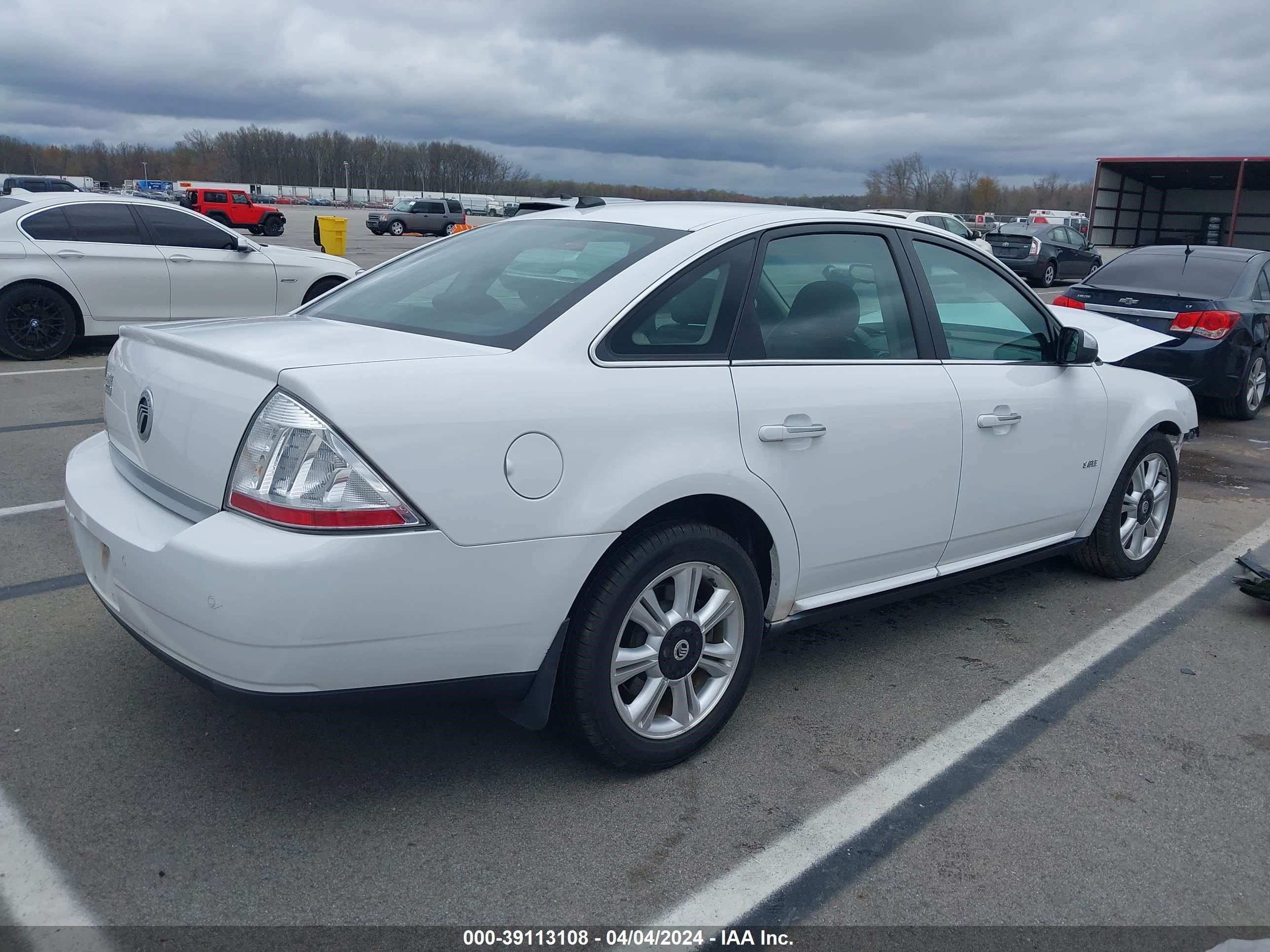 Photo 3 VIN: 1MEHM42W78G607840 - MERCURY SABLE 