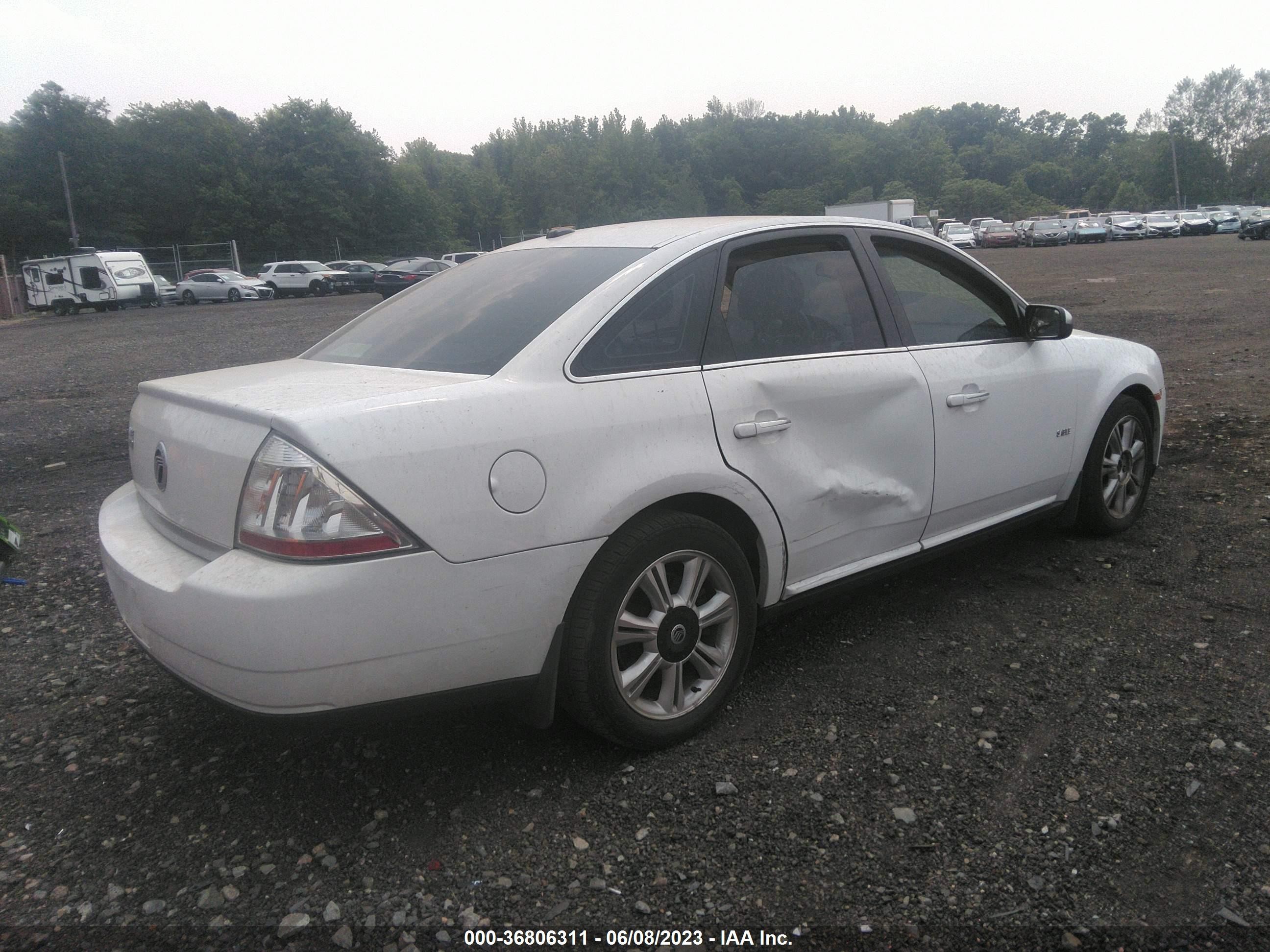 Photo 4 VIN: 1MEHM42W88G625702 - MERCURY SABLE 