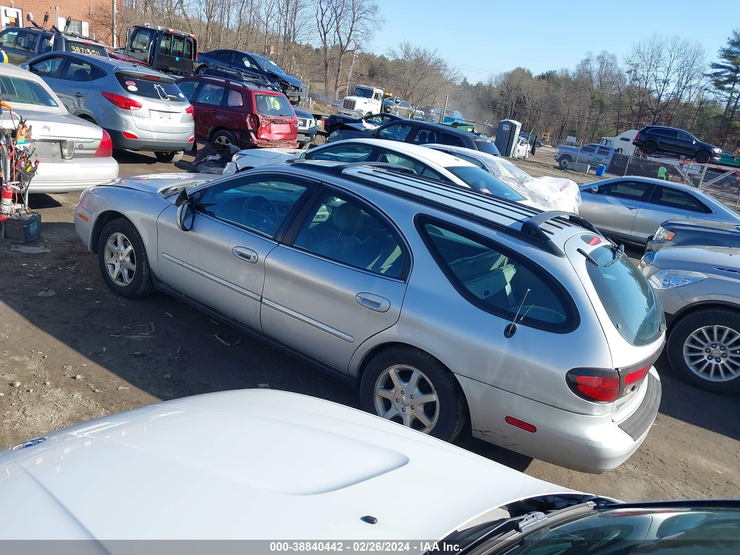 Photo 2 VIN: 1MEHM59S62G617484 - MERCURY SABLE 