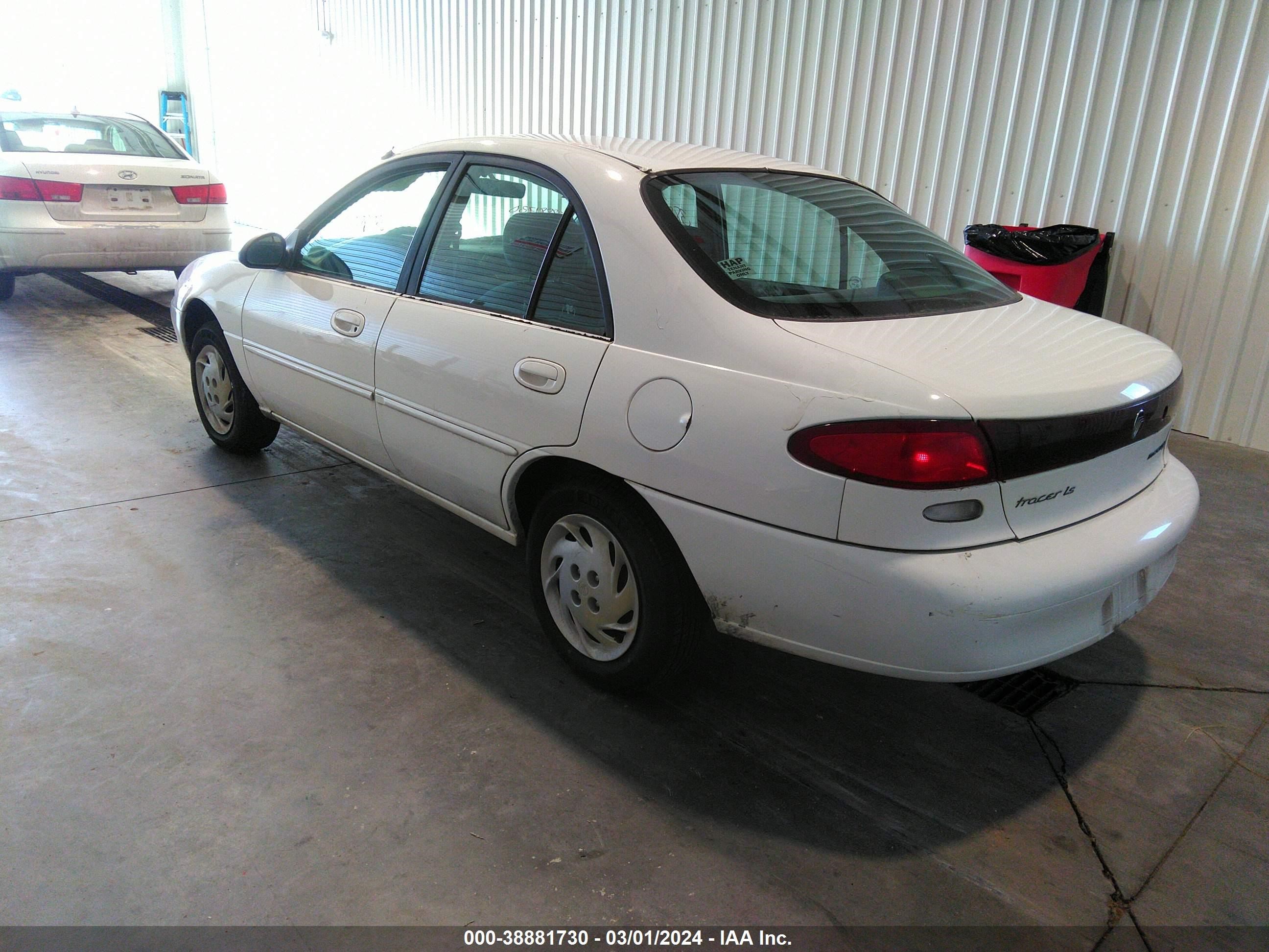 Photo 2 VIN: 1MELM13P1VW624005 - MERCURY TRACER 