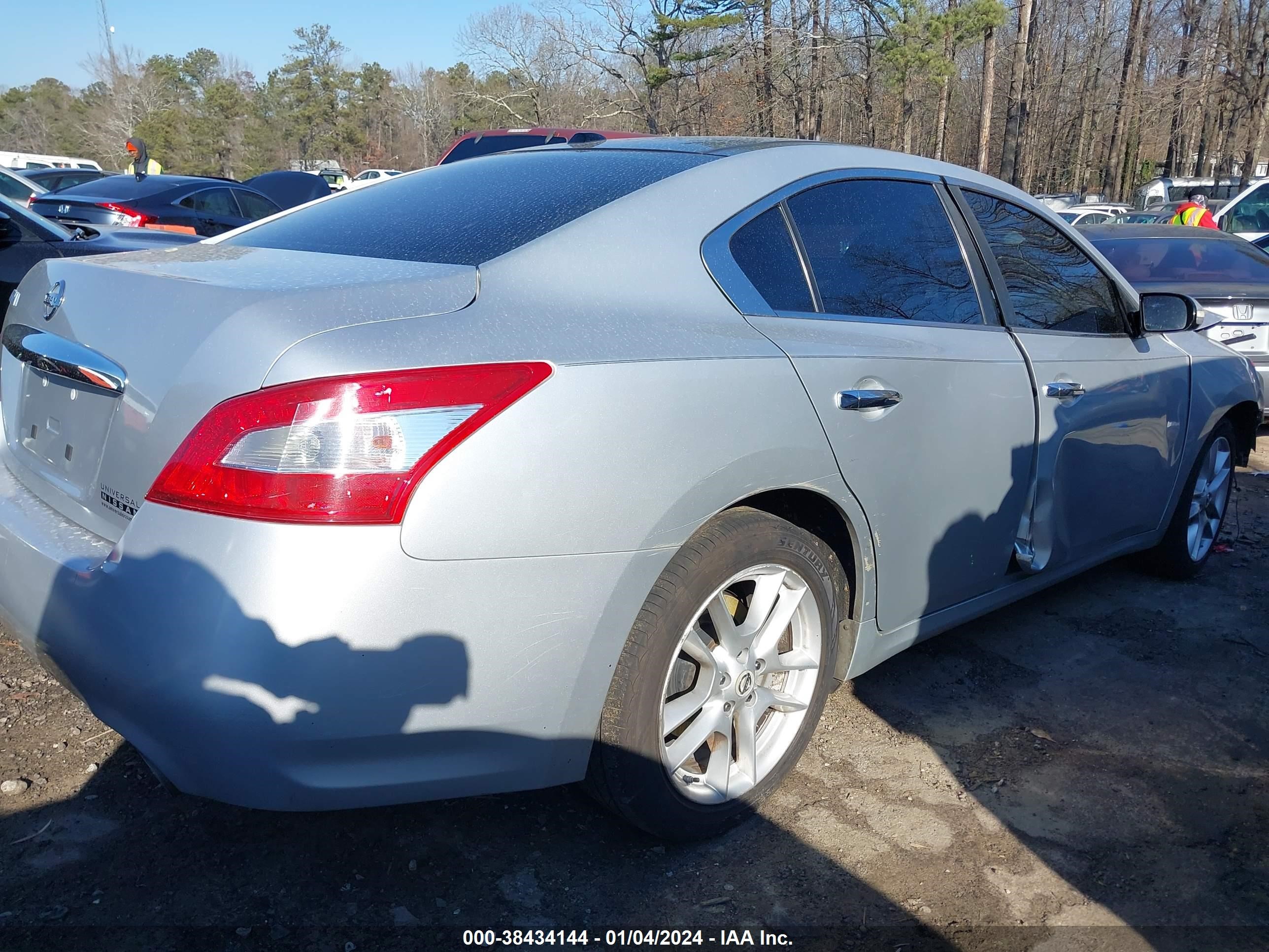 Photo 3 VIN: 1N4AA51E19C808075 - NISSAN MAXIMA 