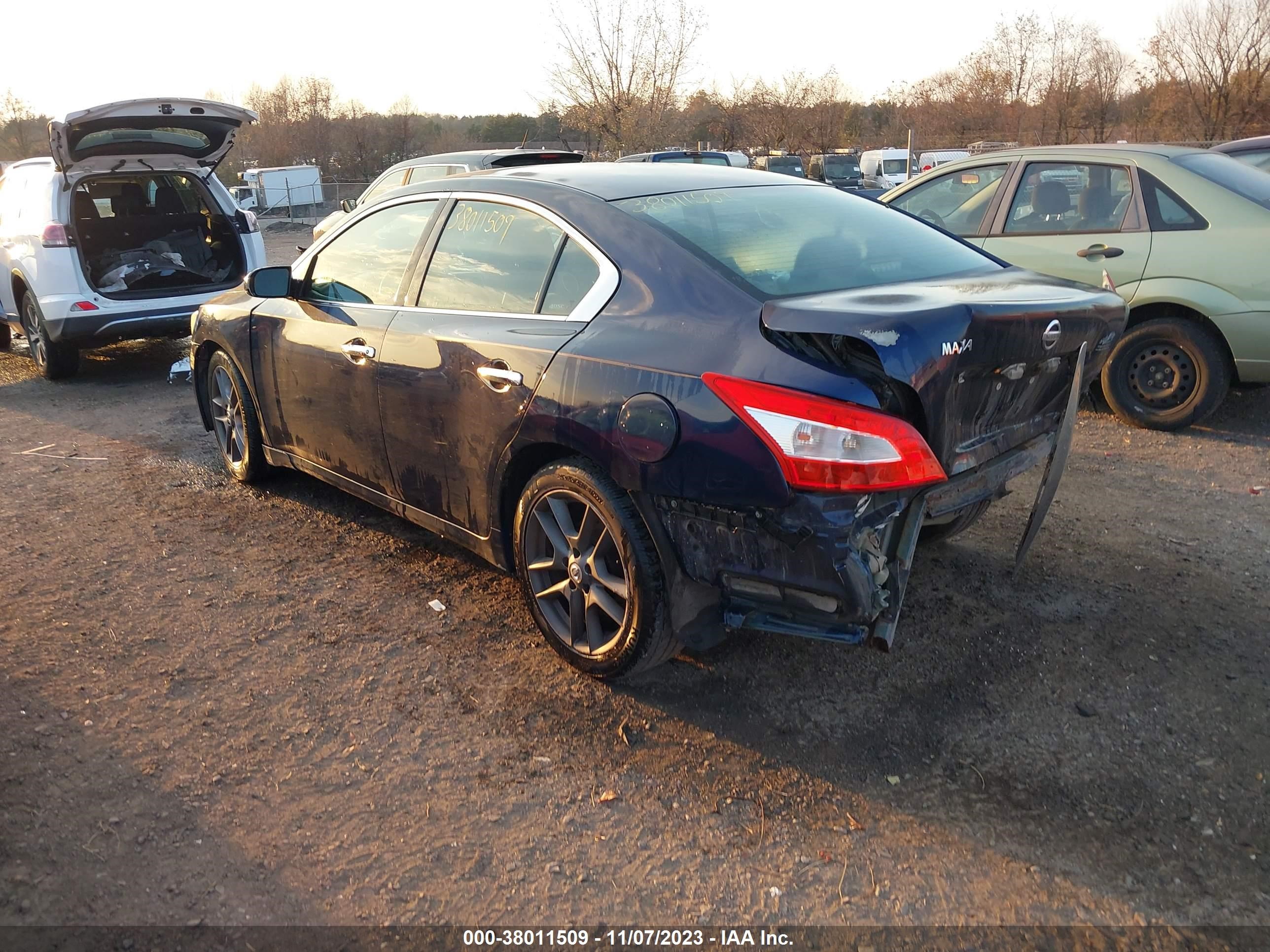 Photo 2 VIN: 1N4AA51E89C850601 - NISSAN MAXIMA 