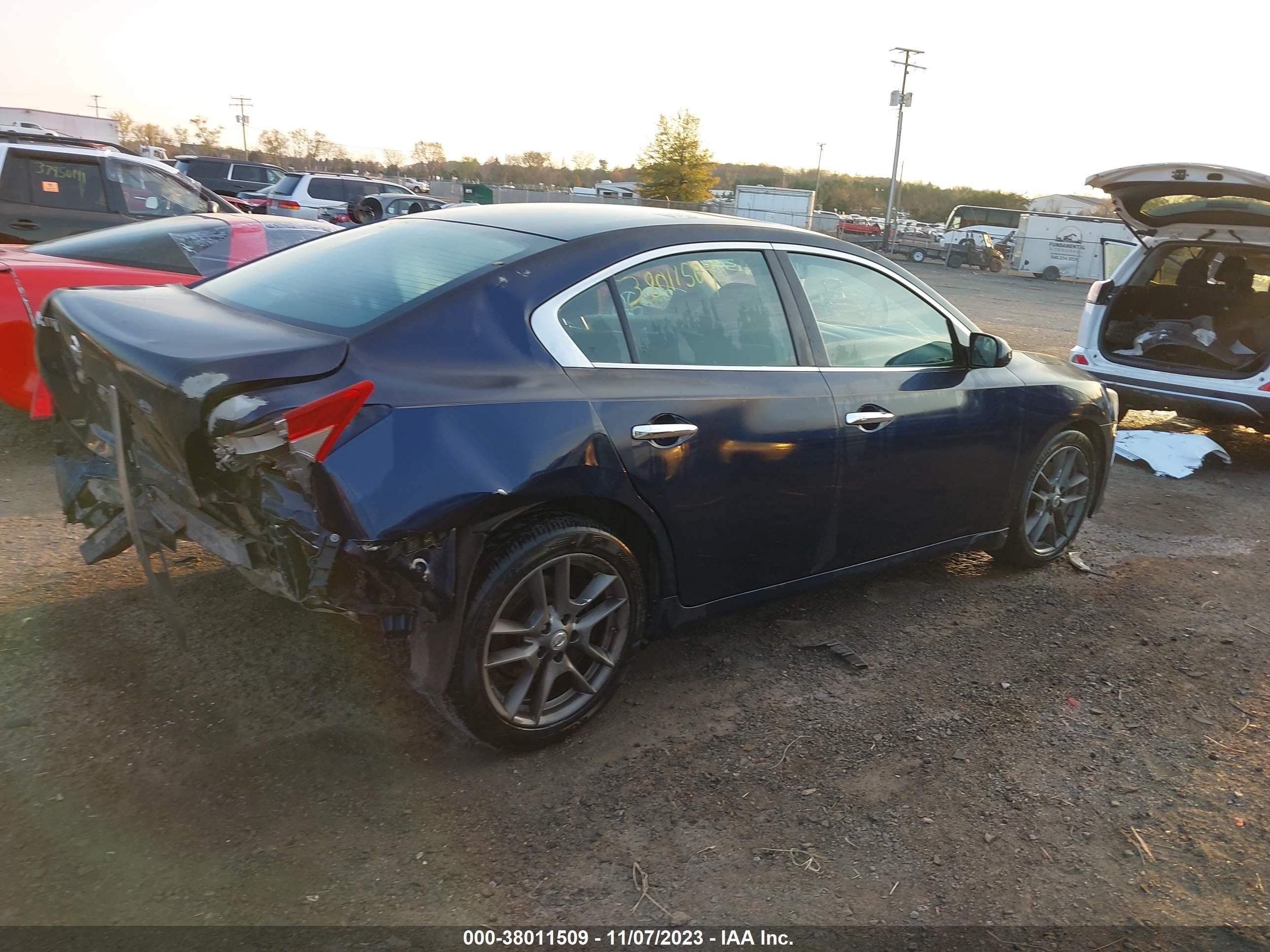 Photo 3 VIN: 1N4AA51E89C850601 - NISSAN MAXIMA 