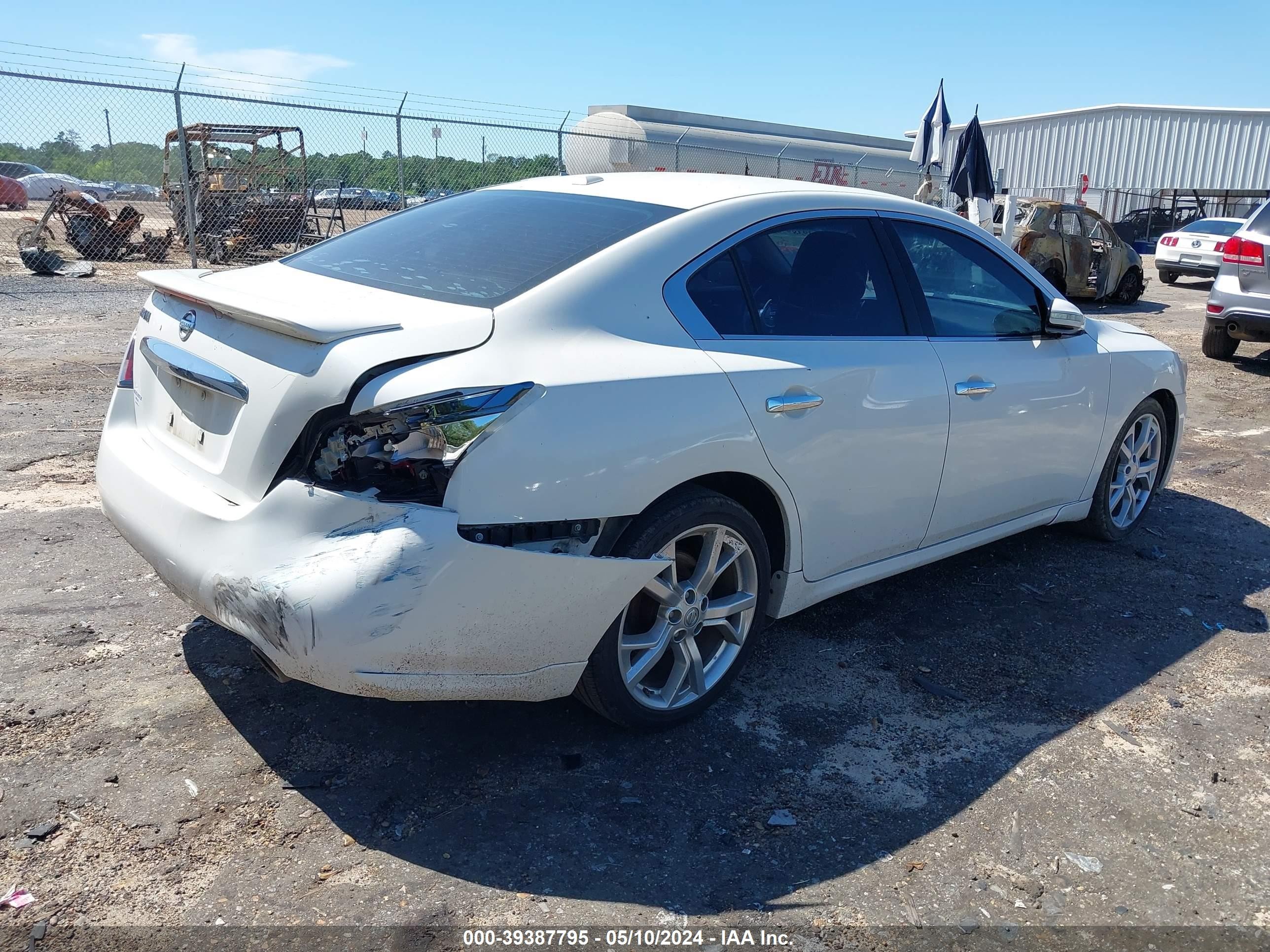 Photo 3 VIN: 1N4AA5AP0CC804124 - NISSAN MAXIMA 