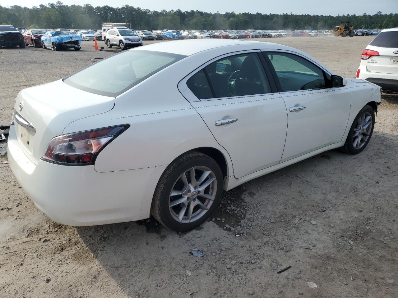 Photo 2 VIN: 1N4AA5AP0DC800303 - NISSAN MAXIMA 