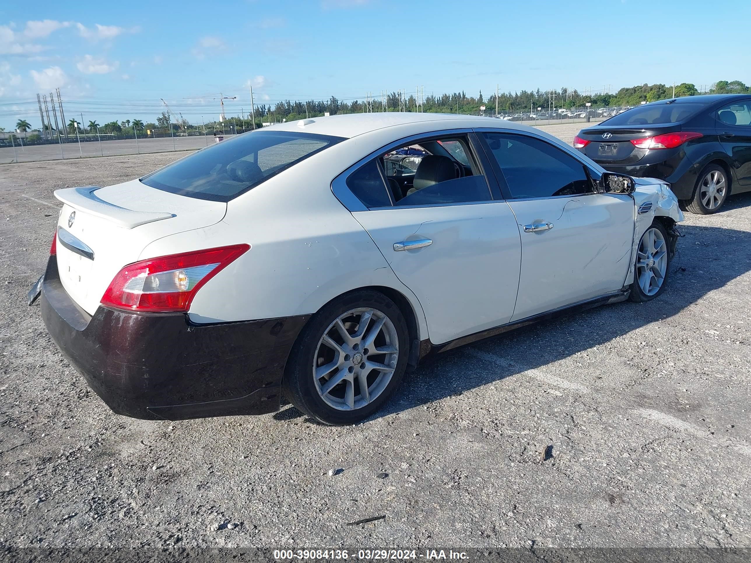 Photo 3 VIN: 1N4AA5AP1AC869108 - NISSAN MAXIMA 