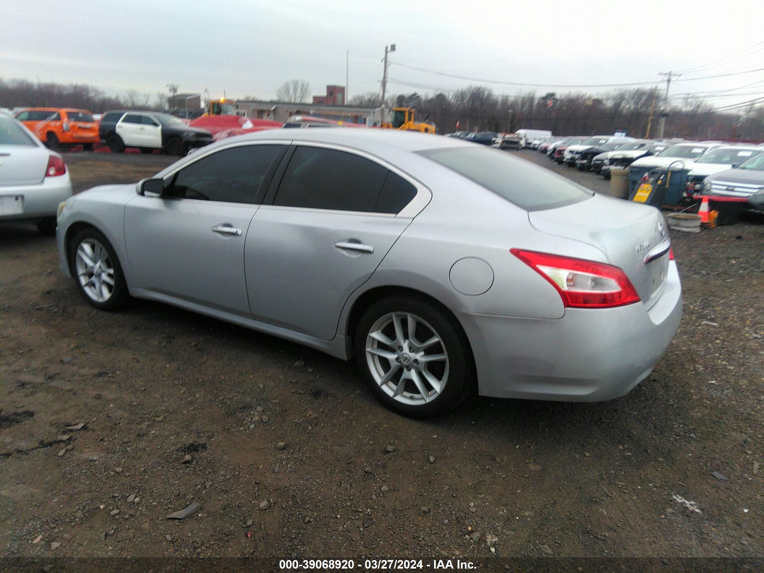 Photo 2 VIN: 1N4AA5AP1BC817561 - NISSAN MAXIMA 