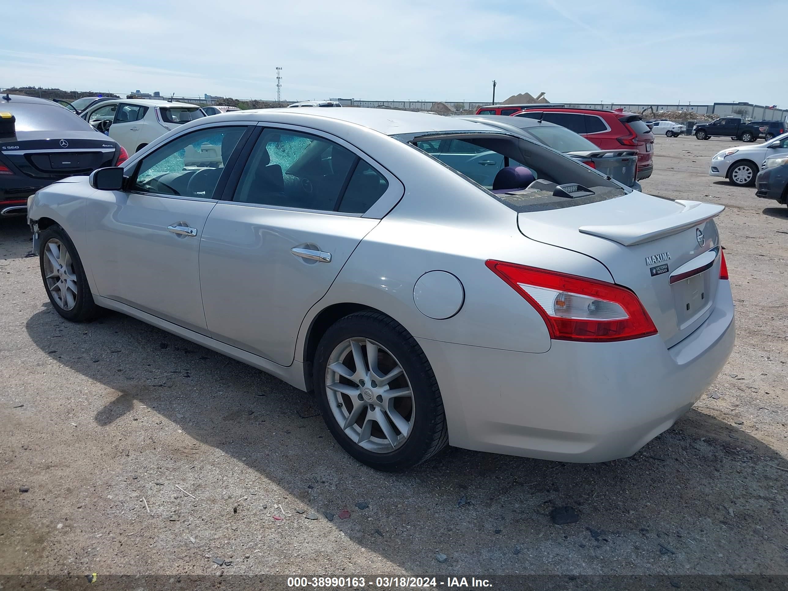 Photo 2 VIN: 1N4AA5AP3BC805895 - NISSAN MAXIMA 