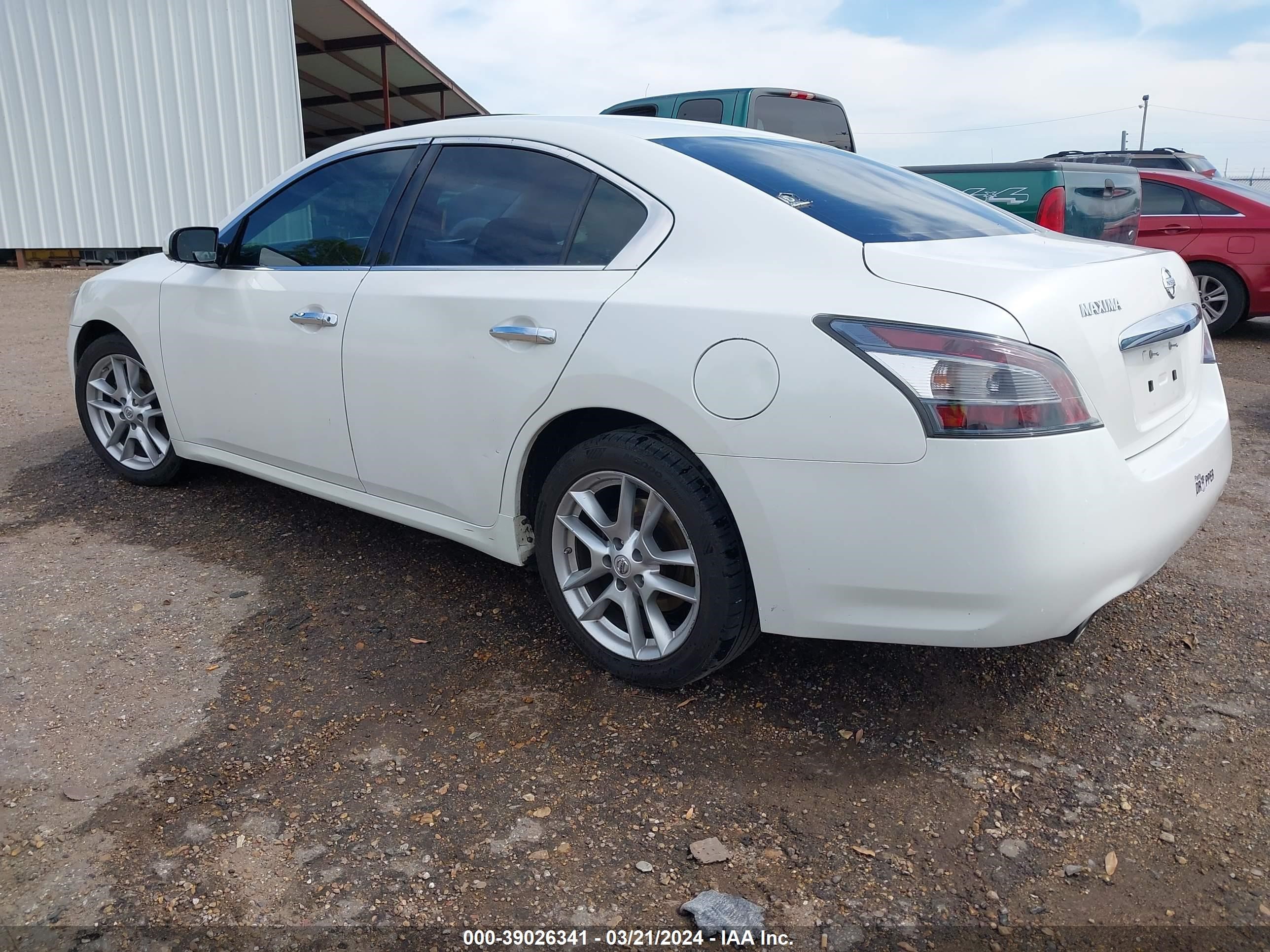 Photo 2 VIN: 1N4AA5AP3DC813739 - NISSAN MAXIMA 